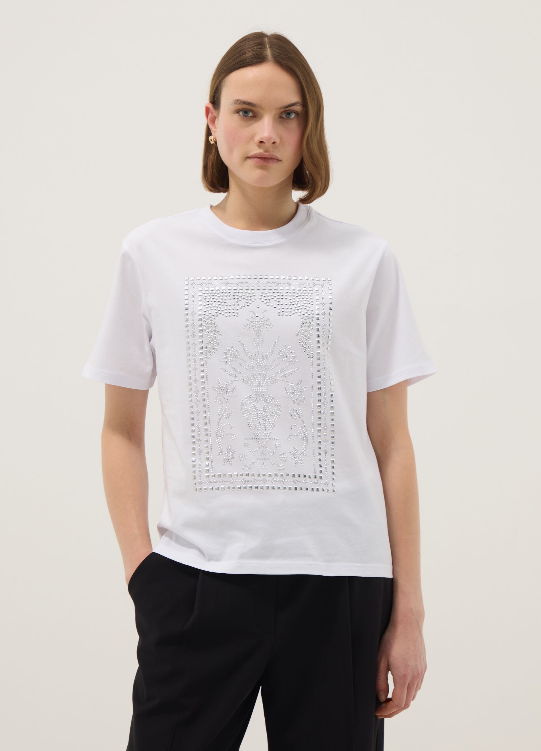 White pure cotton regular-fit T-shirt with rhinestone motif