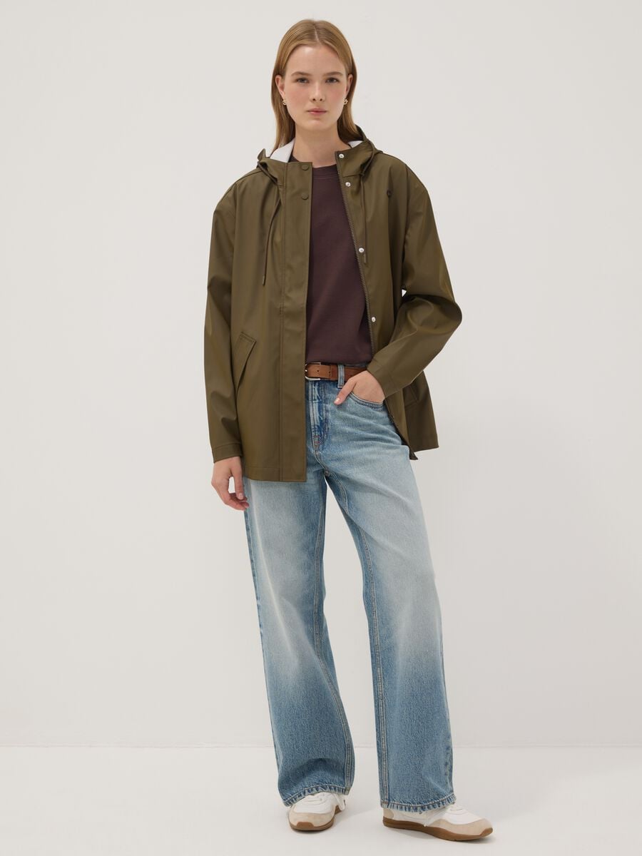 Green rain jacket with zip and hood_2