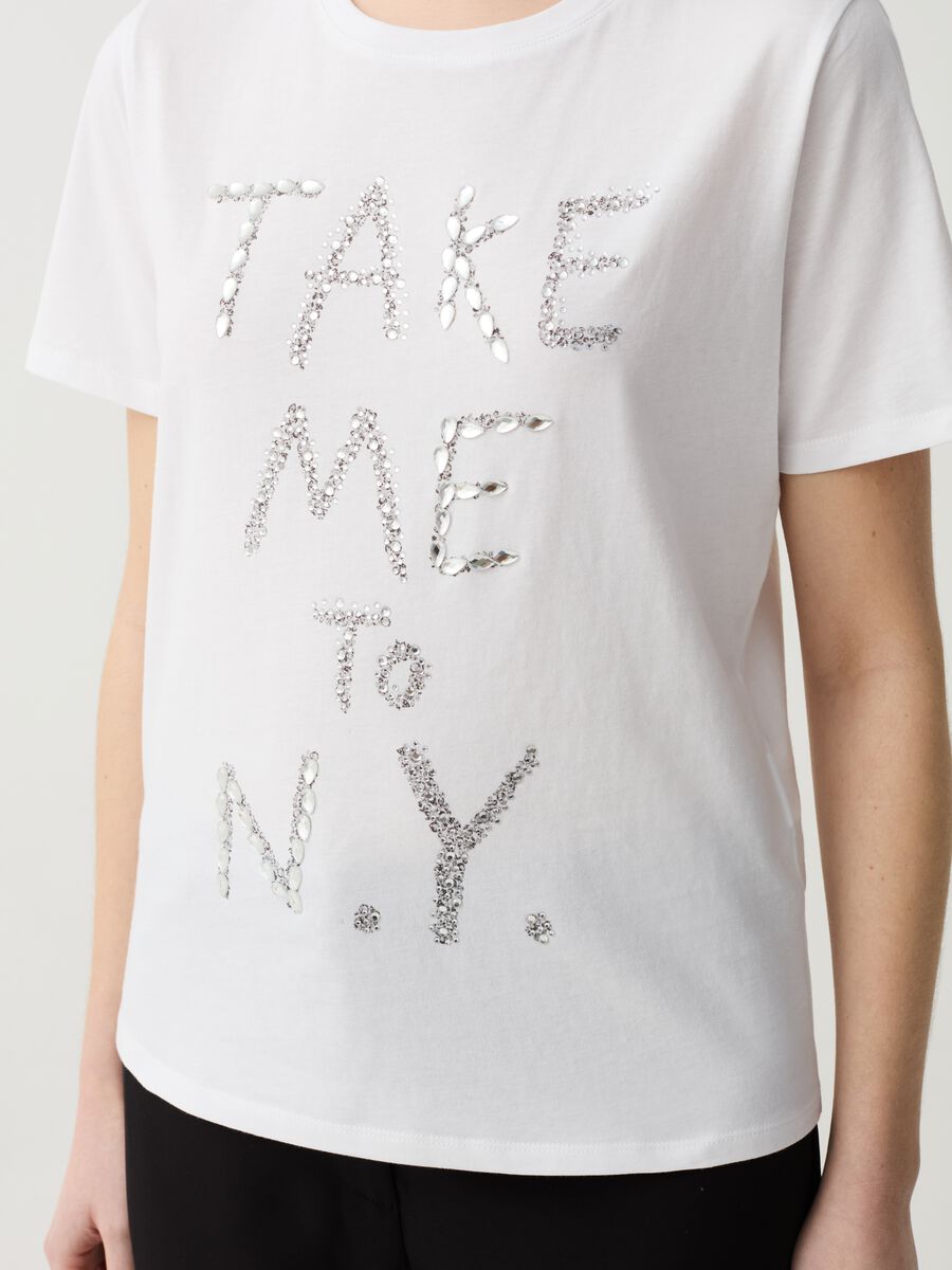 T-shirt with lettering in jewels and diamantés_1