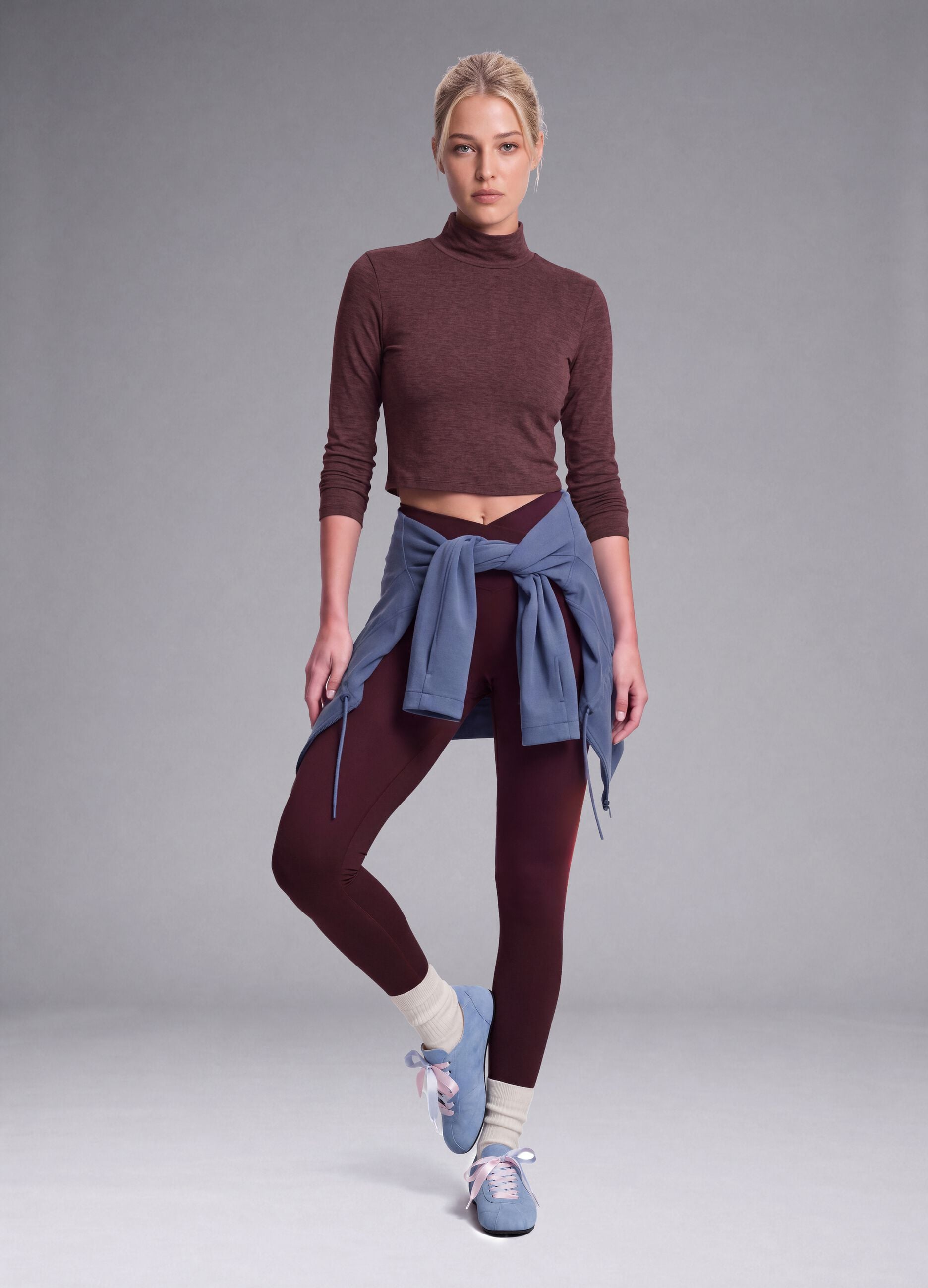 T-shirt viola crop in tessuto elasticizzato con collo rialzato Easy Dry ALTAVIA STUDIO