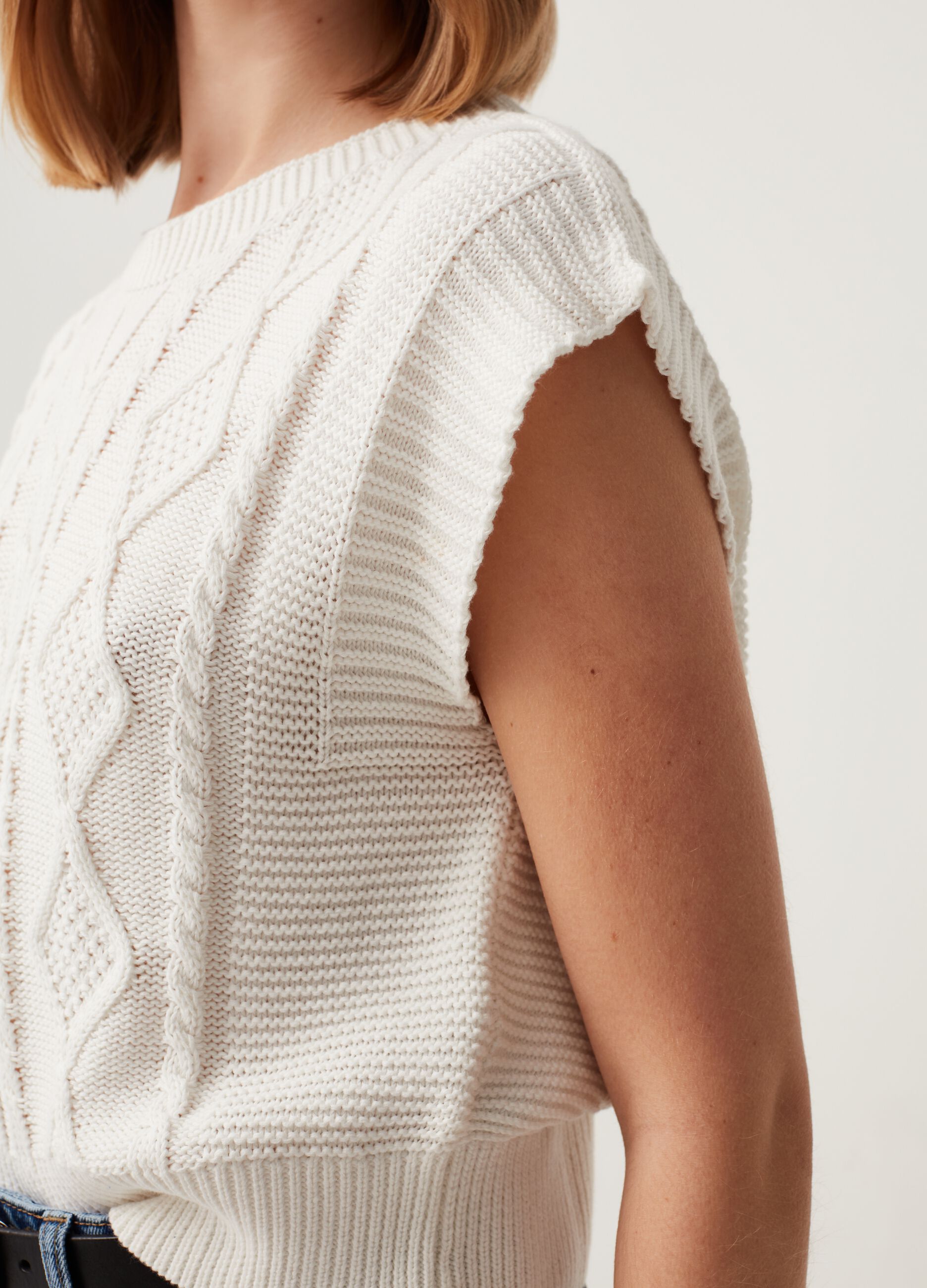 Tank top with cable-knit design