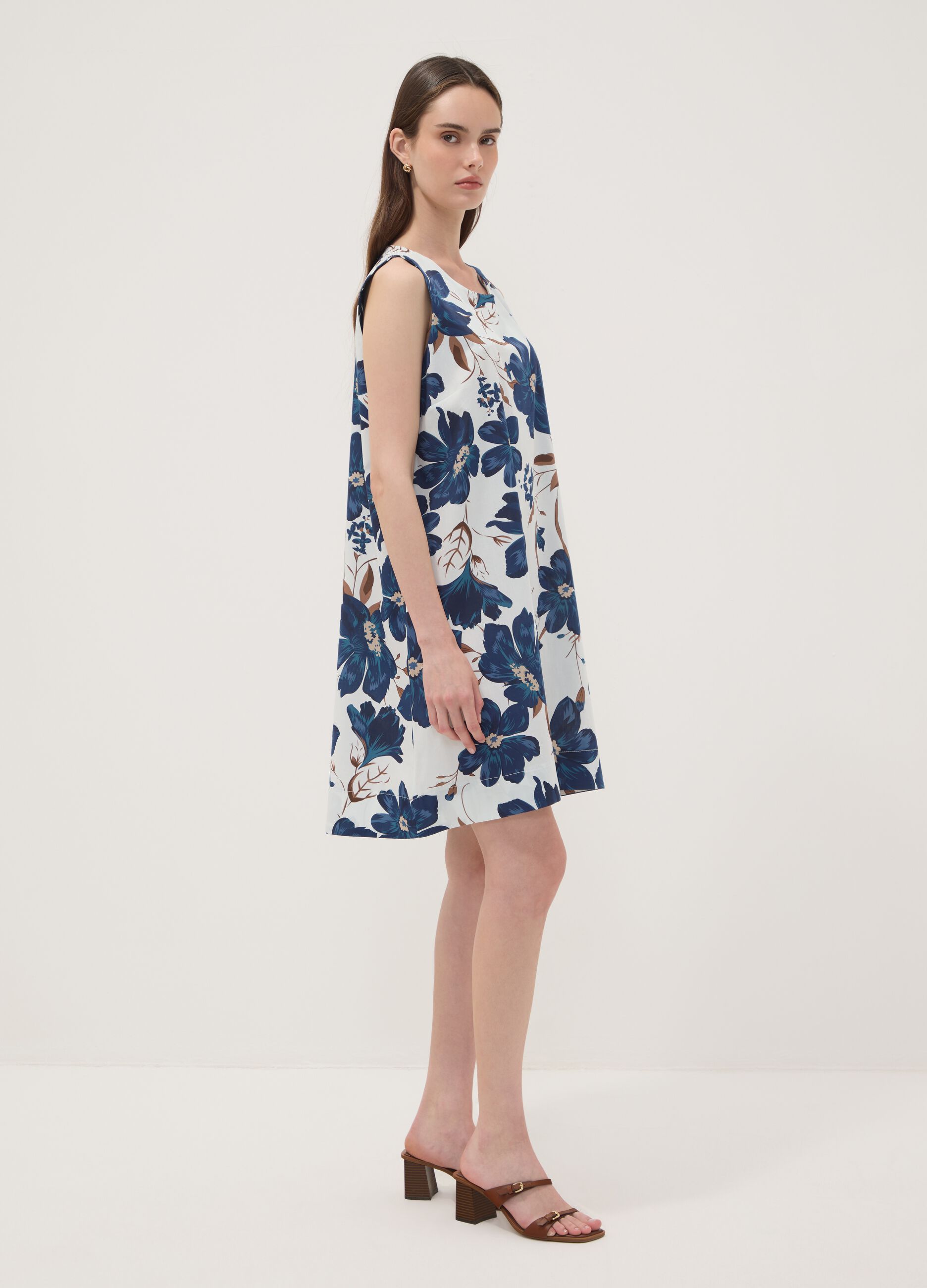 Wei&szlig;es Kleid aus Stretch-Baumwolle mit Blumenprint, Regular Fit