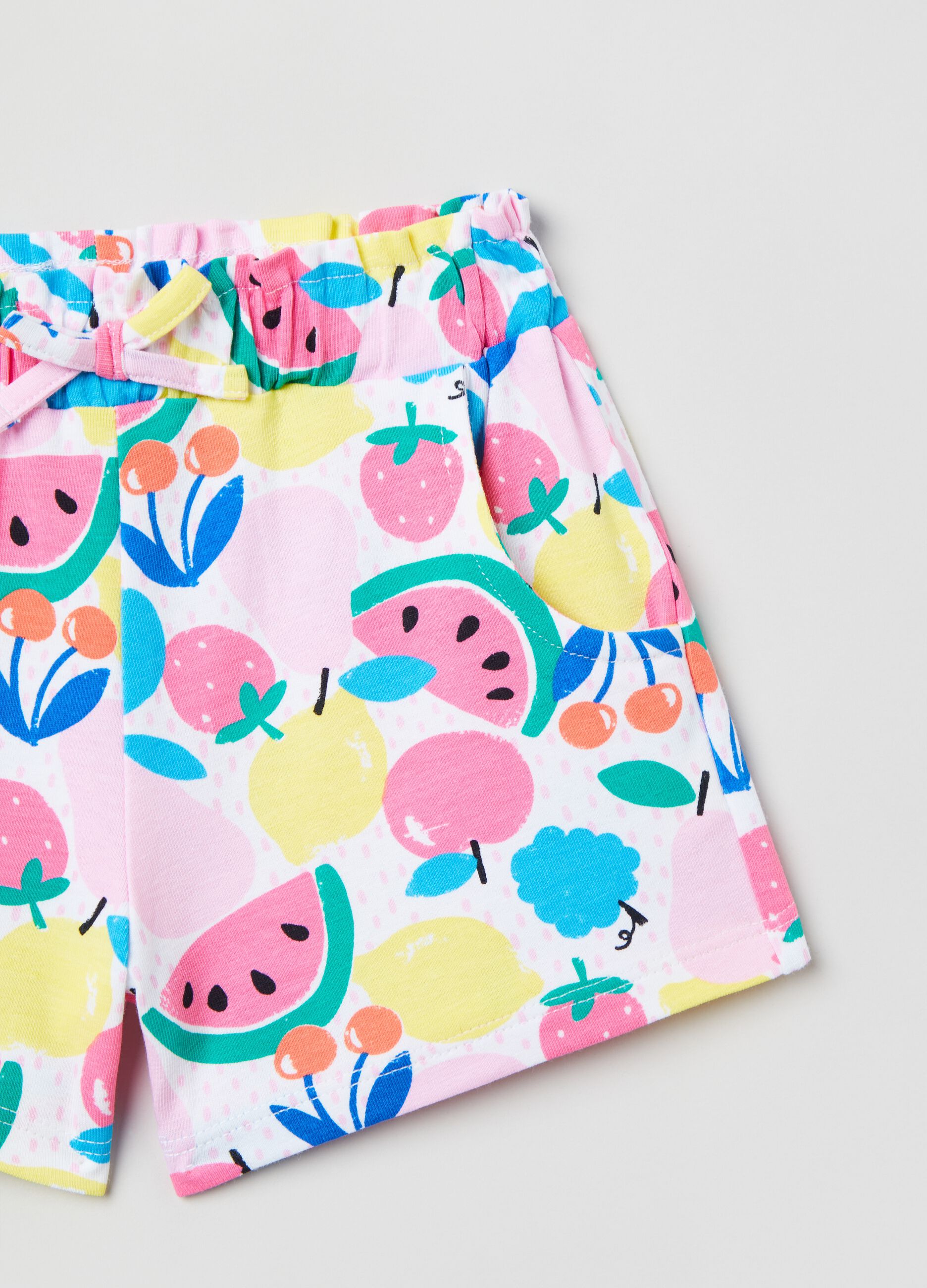 Jersey shorts with fruit print
