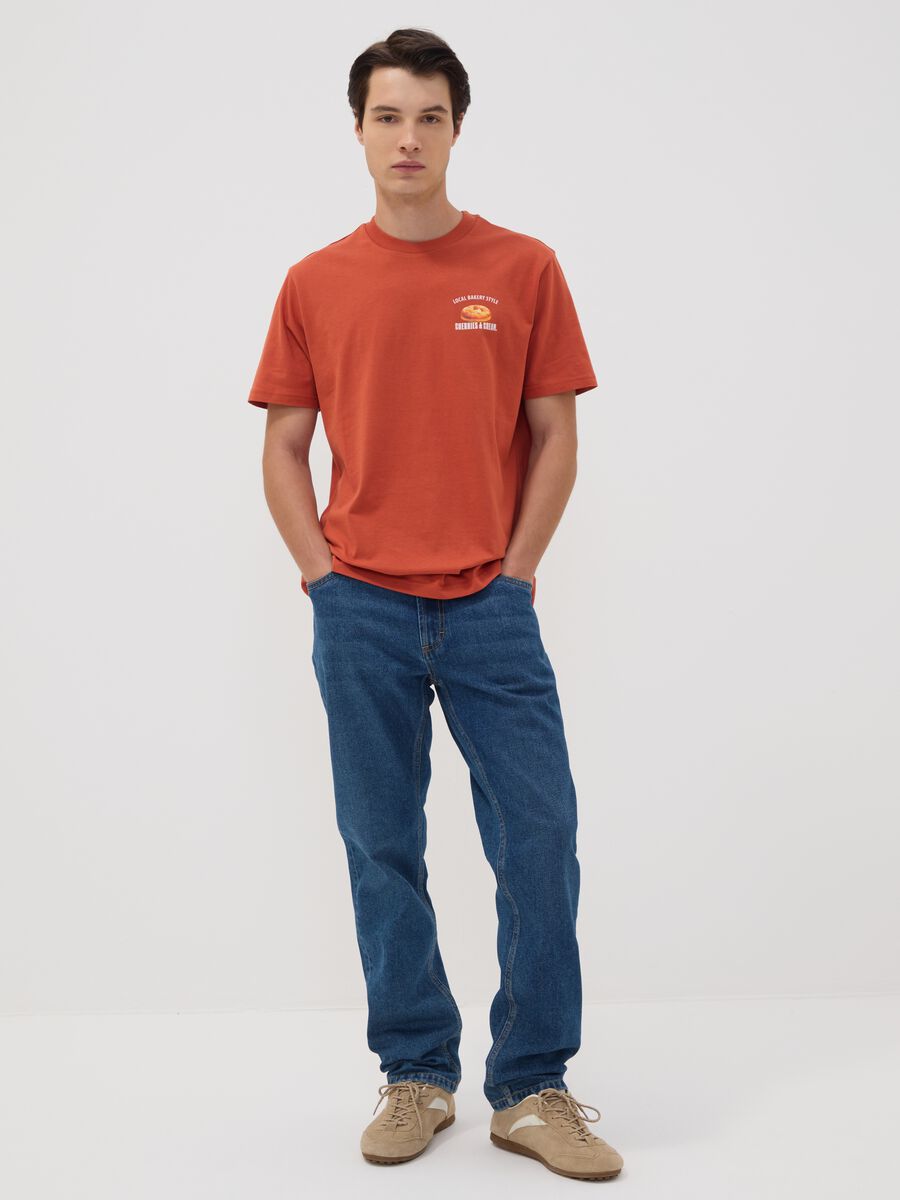 T-shirt rossa in puro cotone jersey con stampa grafica regular fit_1