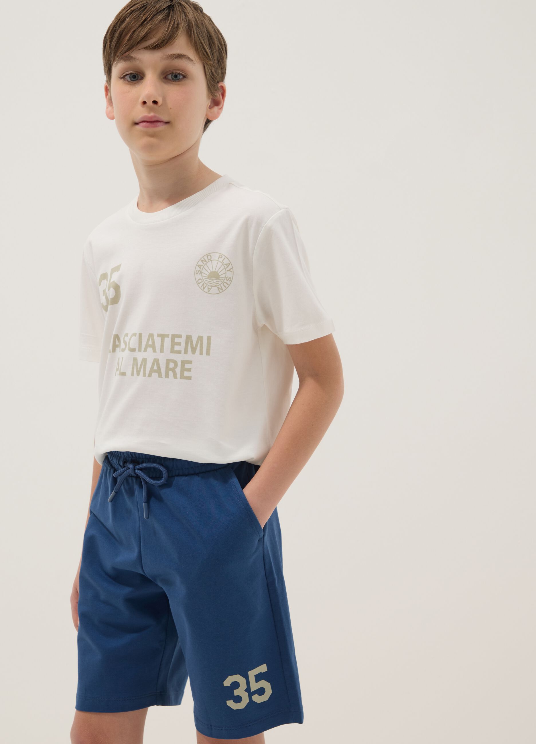 White pure cotton set with T-shirt and shorts