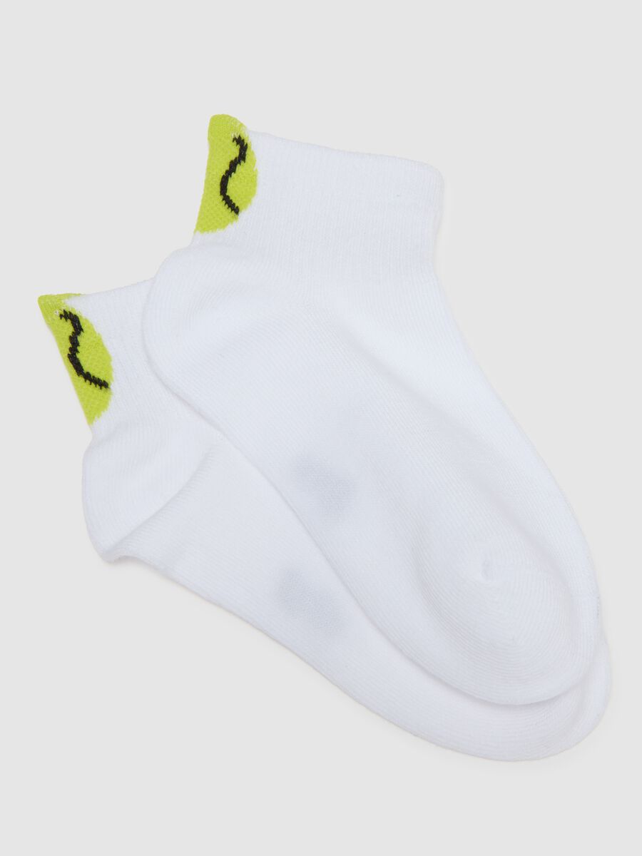 Dreierpack Kinder-Kurzsocken aus mehrfarbigem Baumwollmischgewebe mit Sportdekoren_2