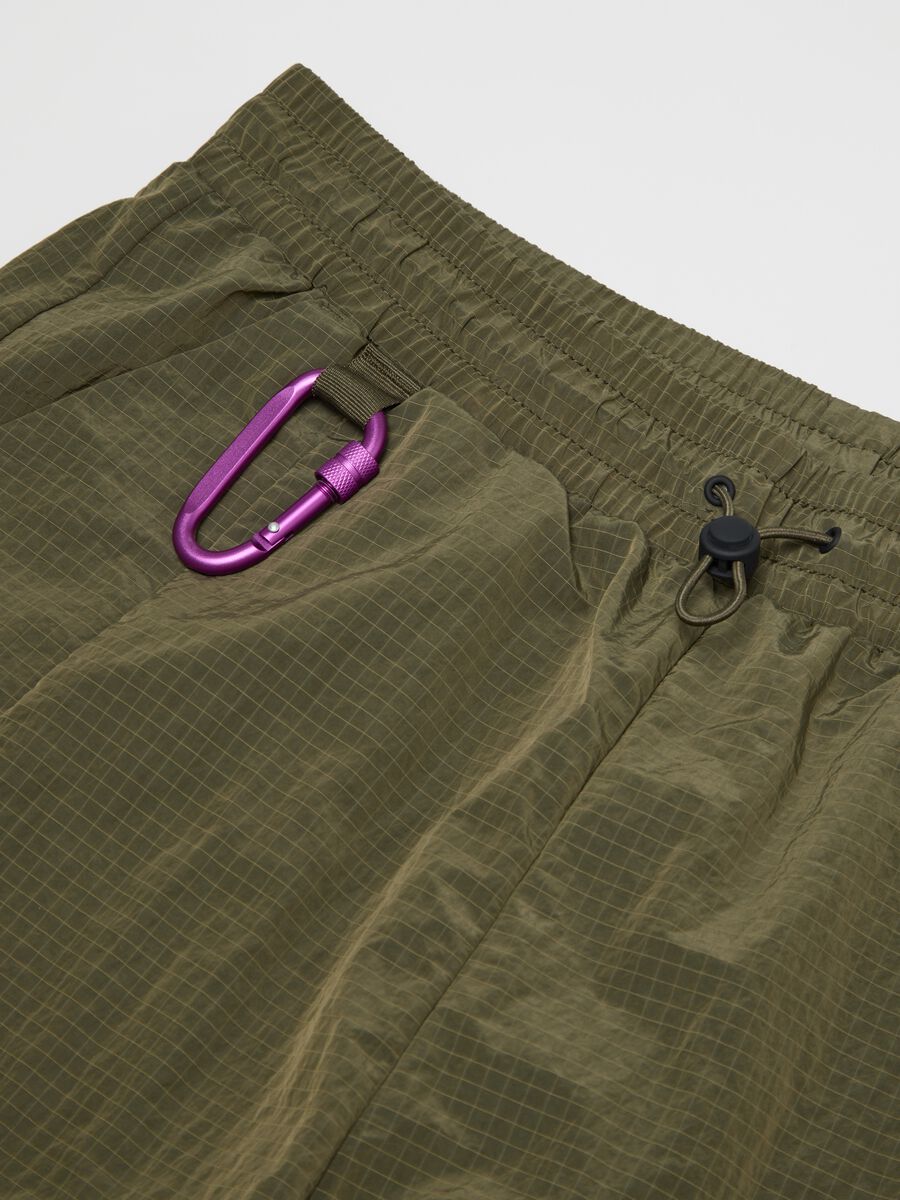 &Epsilon;&lambda;&alpha;&iota;ό&lambda;&alpha;&delta;&omicron; &pi;&rho;ά&sigma;&iota;&nu;&omicron; &alpha;&theta;&lambda;&eta;&tau;&iota;&kappa;ό &pi;&alpha;&nu;&tau;&epsilon;&lambda;ό&nu;&iota; cargo_5