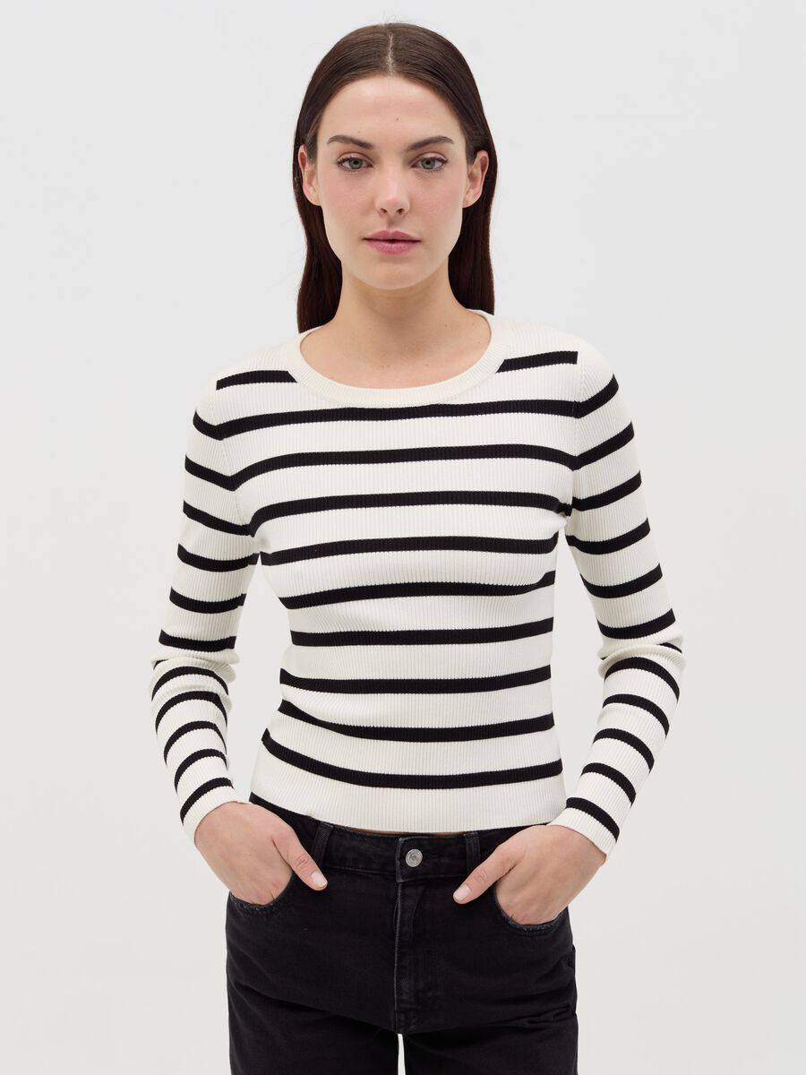 Ribbed top with striped pattern_0