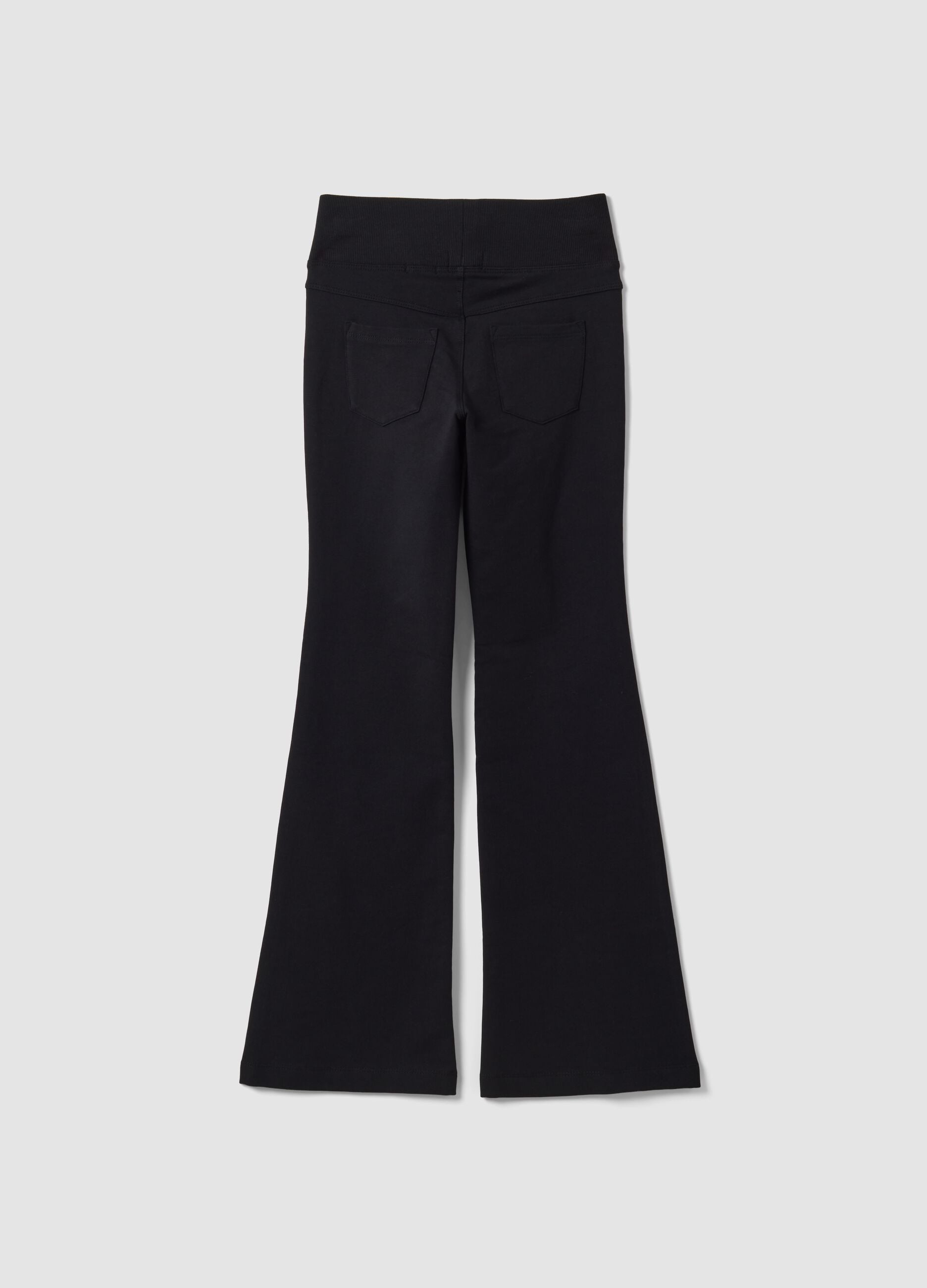 &Mu;&alpha;ύ&rho;&alpha; treggings &sigma;&epsilon; flare &gamma;&rho;&alpha;&mu;&mu;ή &alpha;&pi;ό &epsilon;&lambda;&alpha;&sigma;&tau;&iota;&kappa;ό &beta;&alpha;&mu;&beta;ά&kappa;&iota; &gamma;&iota;&alpha; &kappa;&omicron;&rho;ί&tau;&sigma;&iota;