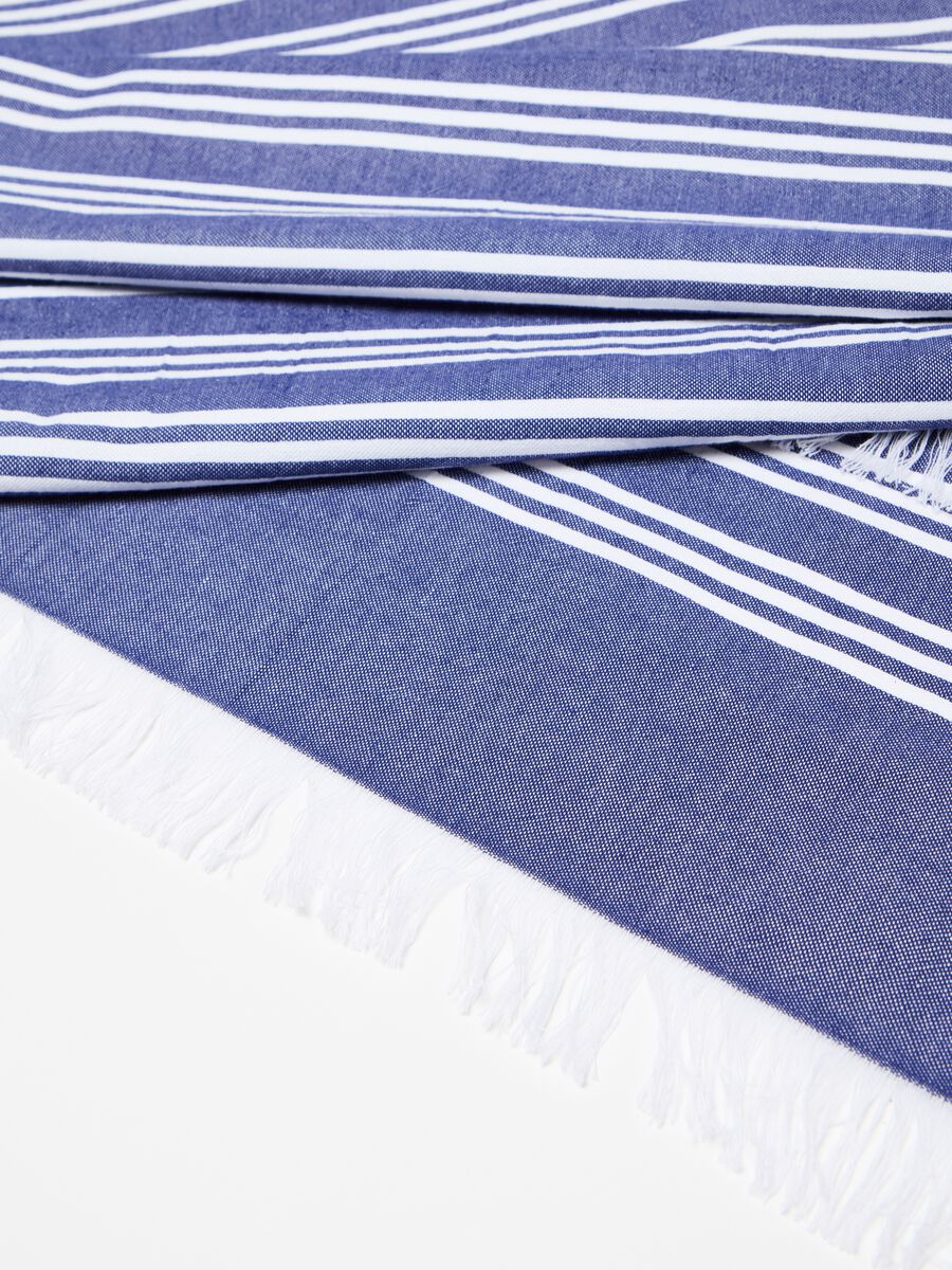 Striped beach towel with fringing_2