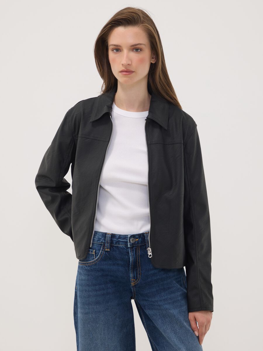 Black zip-up jacket with slim-fit collar_1