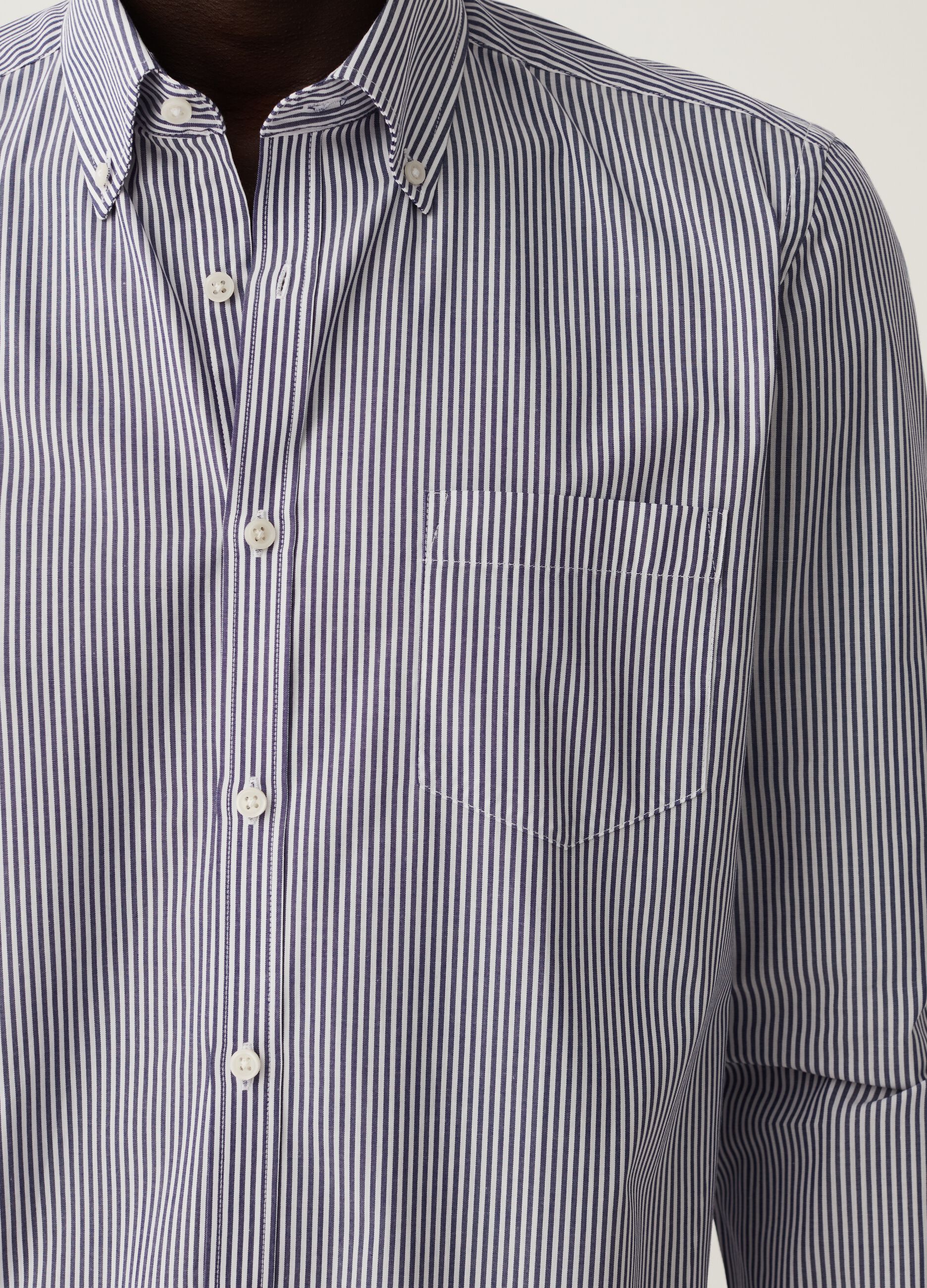 Slim-fit shirt with thin striped and pocket_3