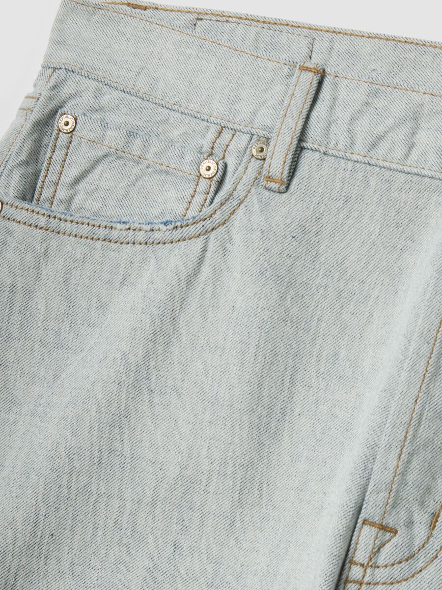 Hellblaue Denim-Jeans aus reiner Baumwolle im Relaxed Fit_6