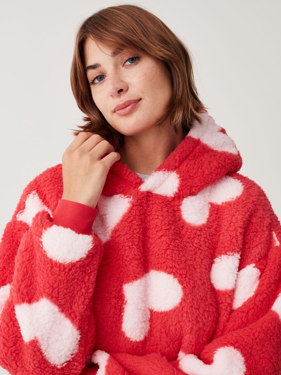 Oversized teddy robe with heart pattern_1
