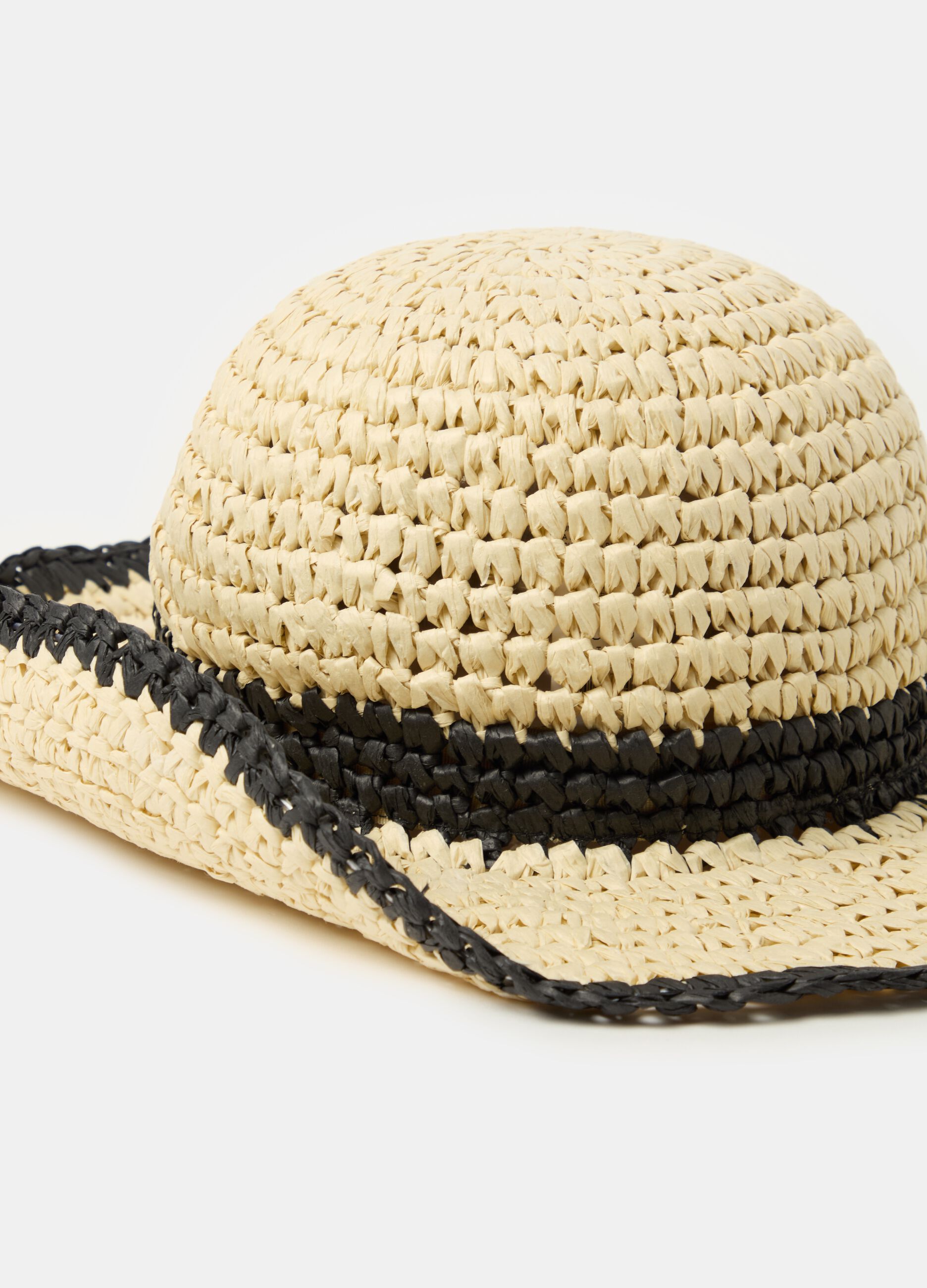 Wide-brimmed straw hat