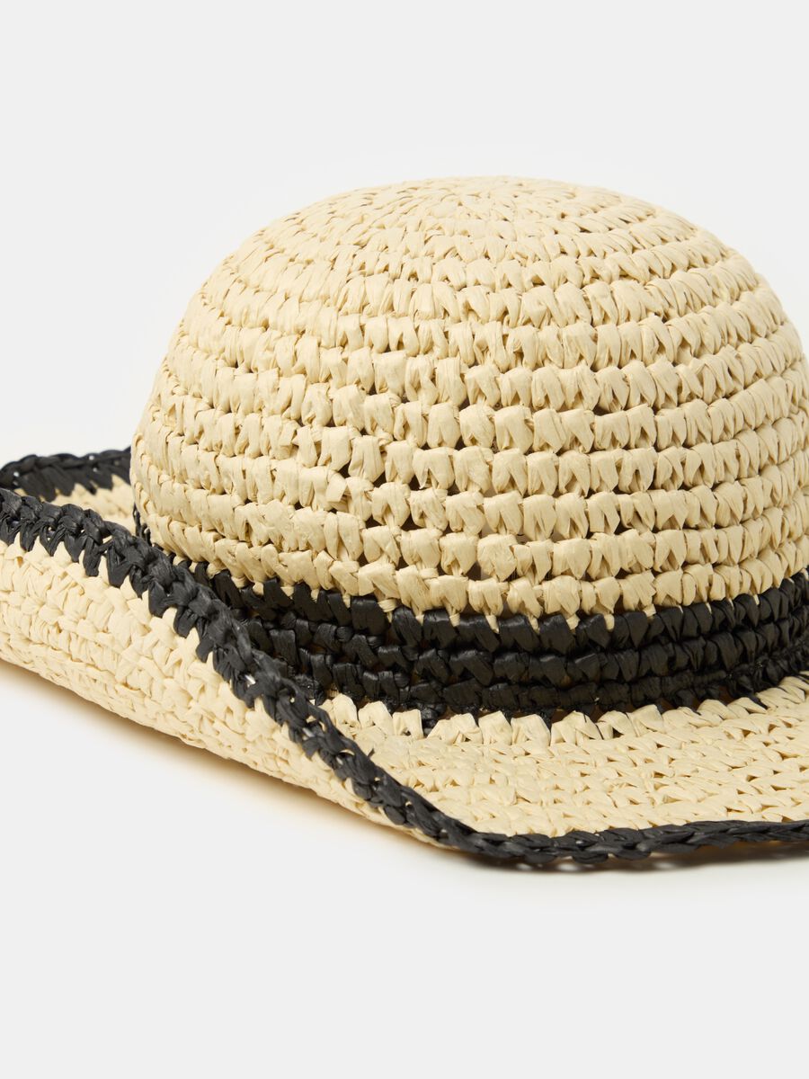 Wide-brimmed straw hat_1