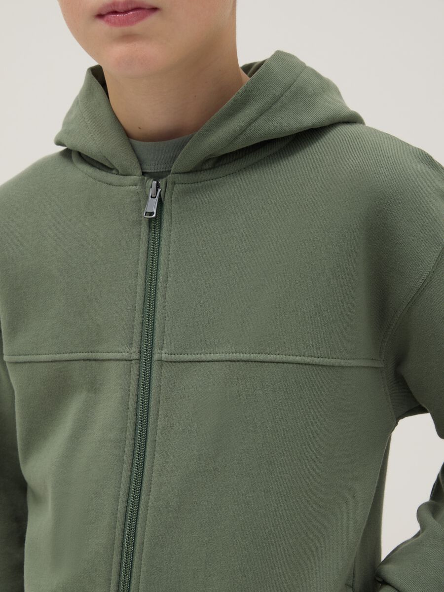 Green cotton hoodie for boys with oversized fit and zip_2