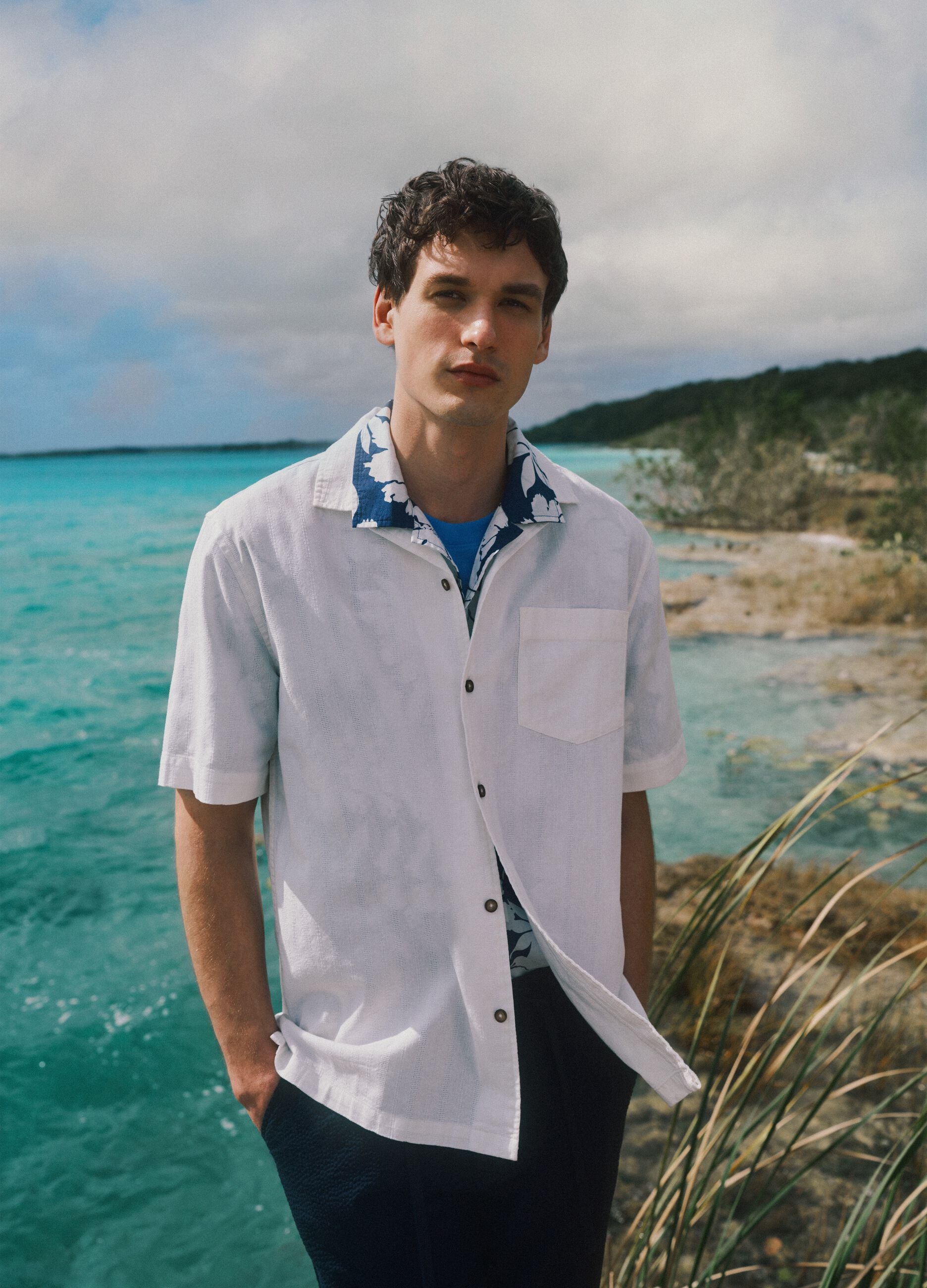 White regular-fit pure cotton shirt with stripes and chest pocket
