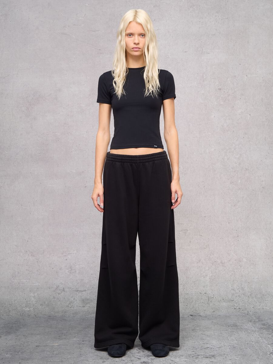 Perfect Black T-shirt_2