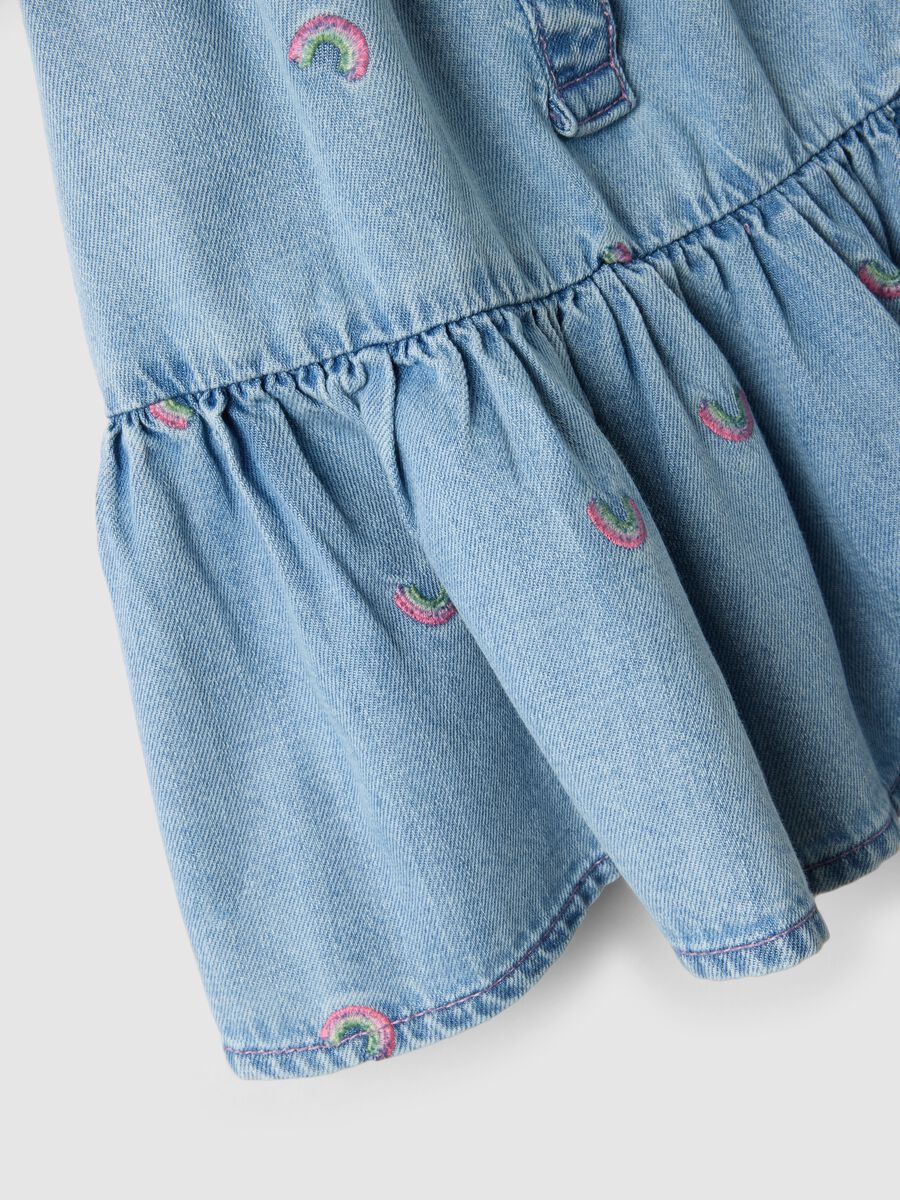 Vestido de mistura de algod&atilde;o denim azul para meninas com arcos-&iacute;ris_2
