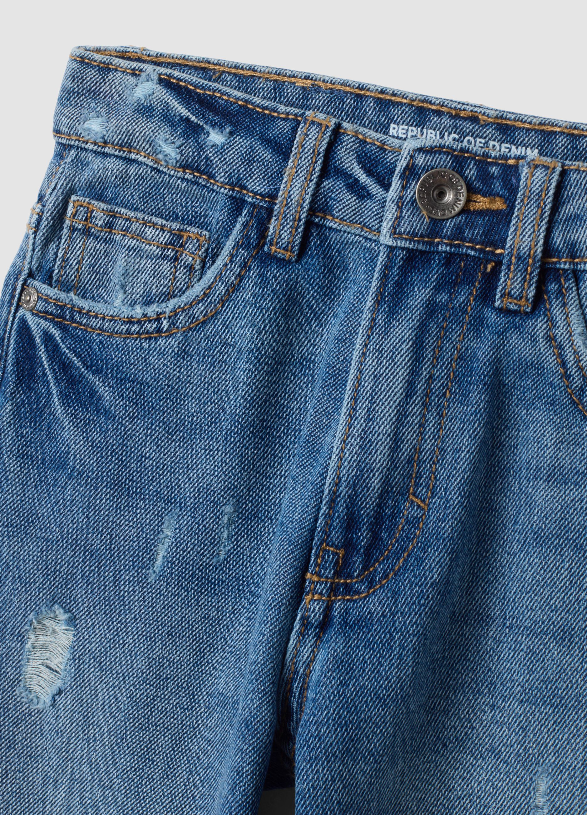 Jeans blu over fit in misto cotone e viscosa per bambino