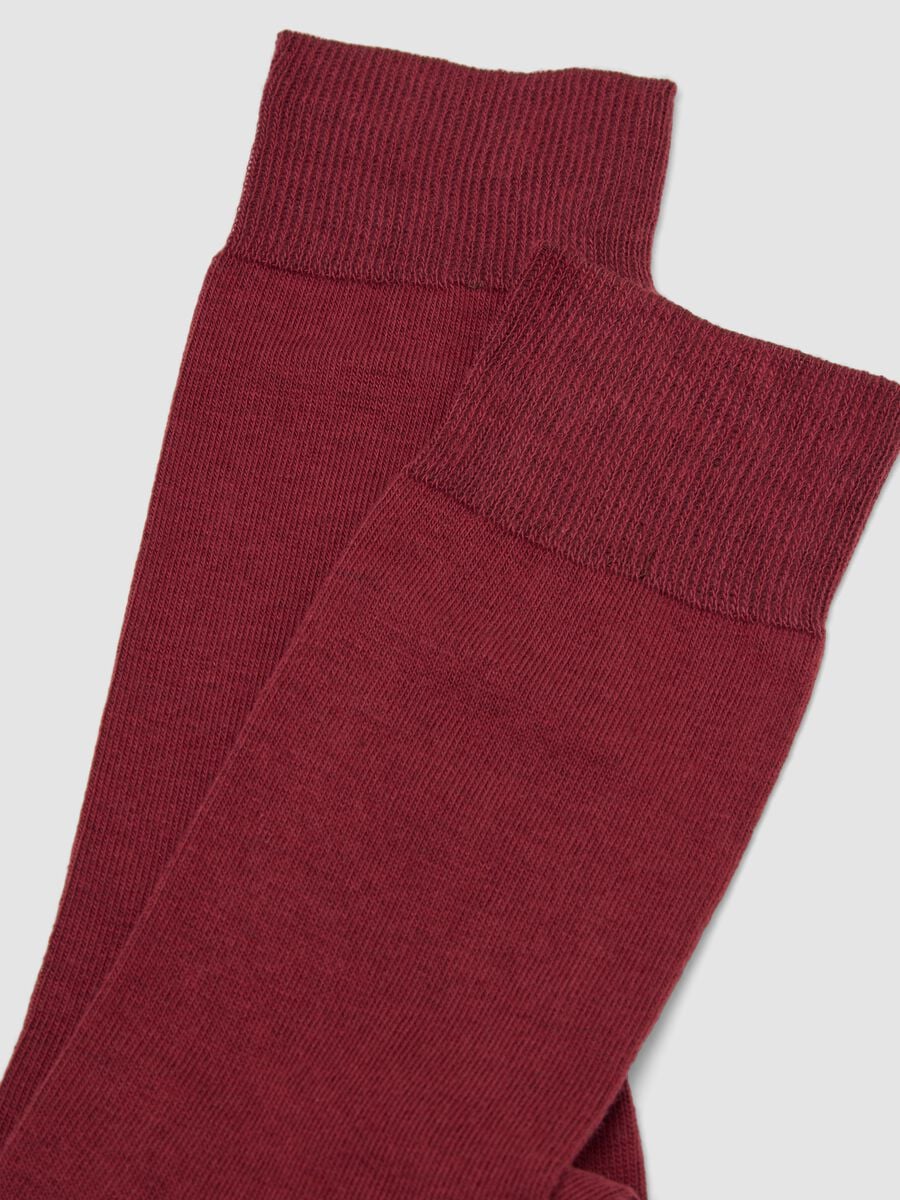 2-pack of short burgundy red and black socks in a cotton and cashmere blend_1