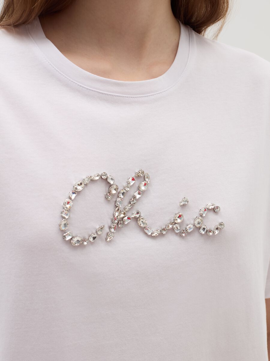 Boxy-fit T-shirt in cotton with gems_3