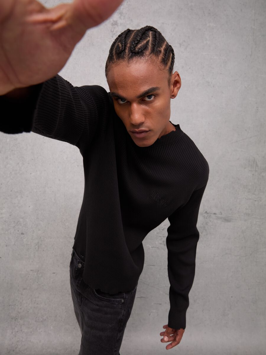 Light Knit Crewneck Black_2