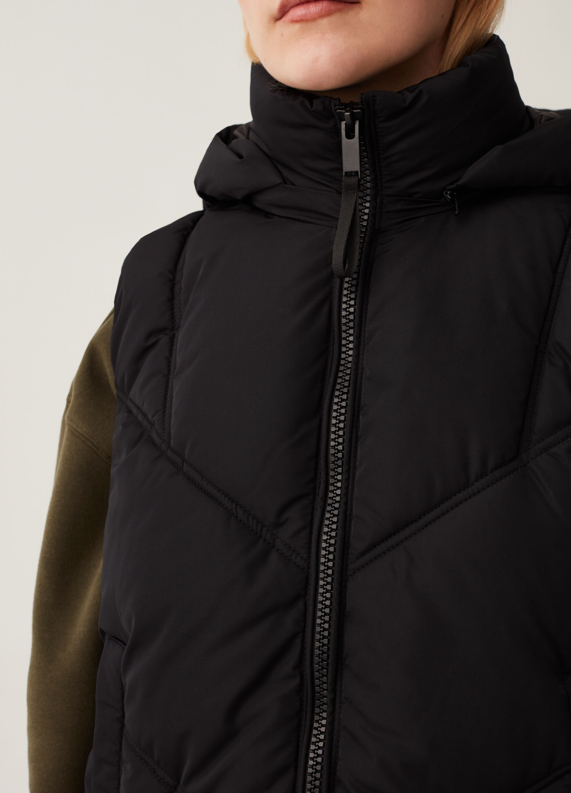 Full-zip quilted gilet with hood_3