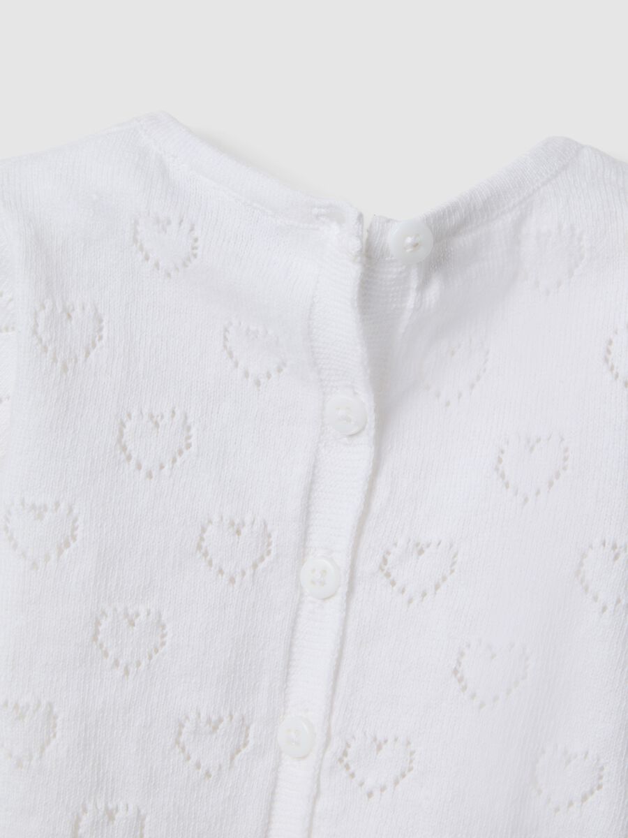 Set of white pure cotton t-shirt and shorts for baby girl with hearts_3