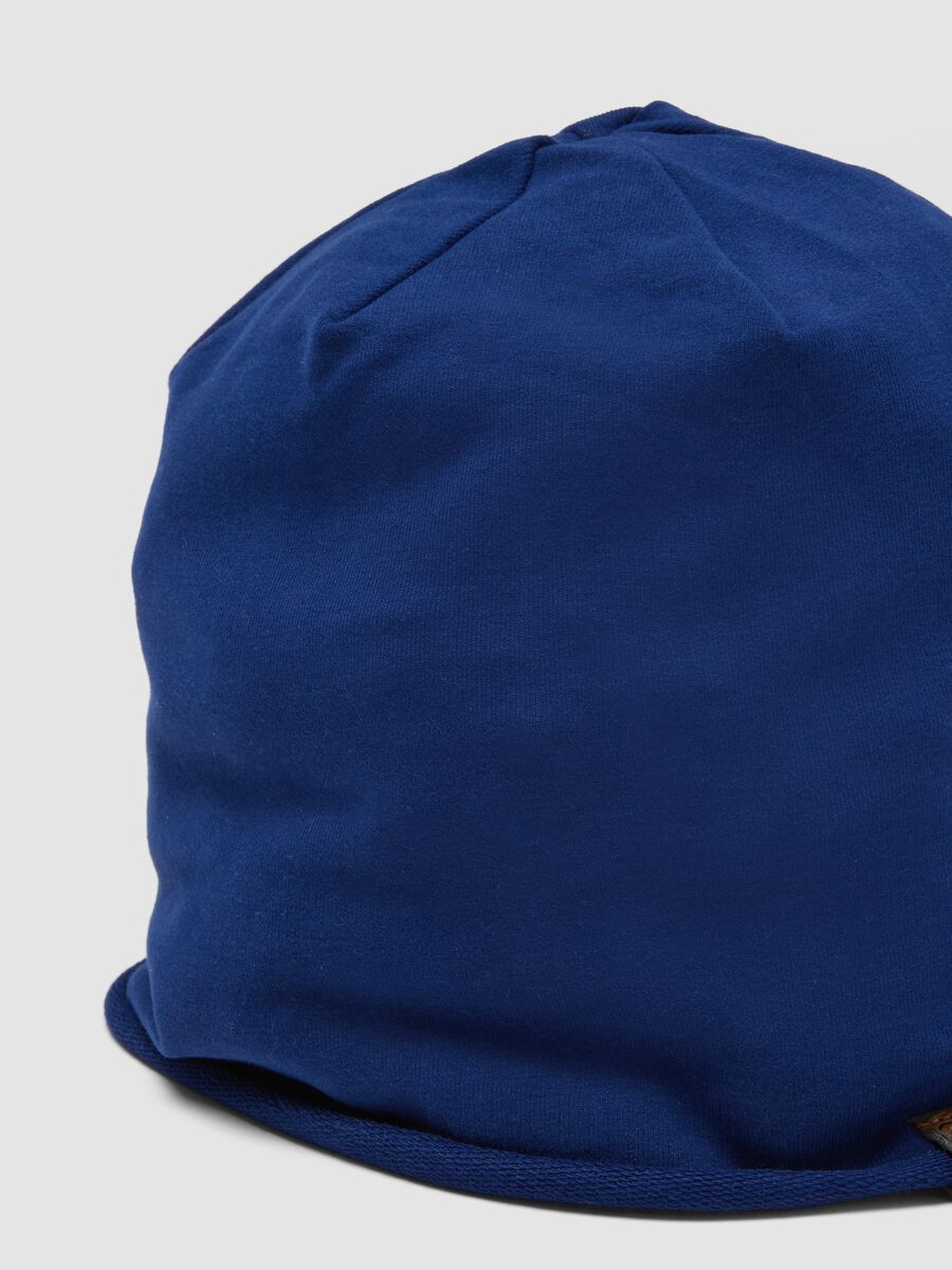 Blue beanie hat in stretch organic cotton jersey for boys_2