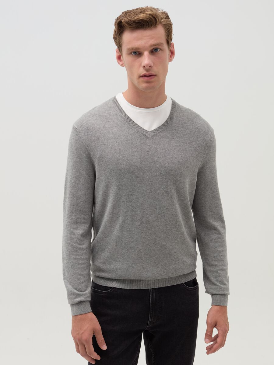 V-neck pullover_0