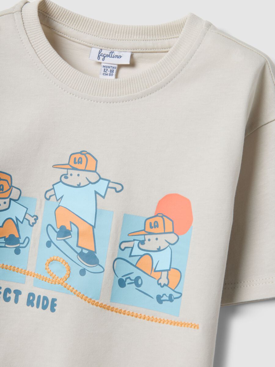 Multicolour pure cotton shorts set for boys with prints_2