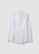 Camisa branca em popelina de algod&atilde;o el&aacute;stico com colarinho franc&ecirc;s, corte slim_5