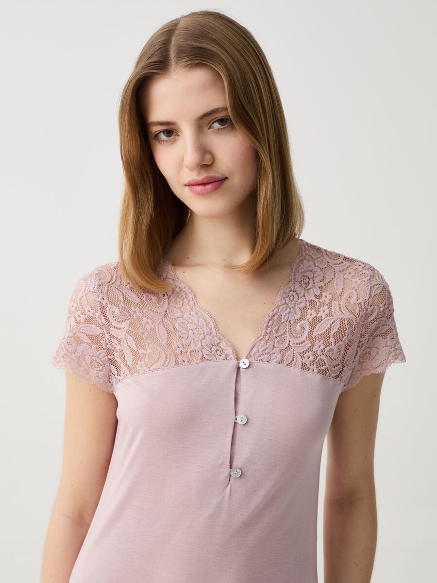Nightdress with floral lace_0