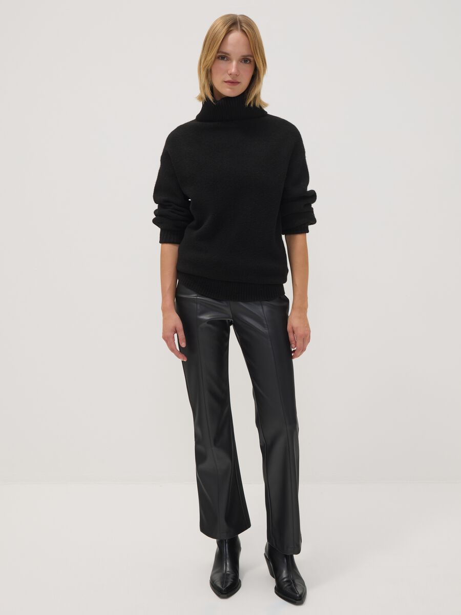 Leggings neri flare con vita regular ed elastico_0