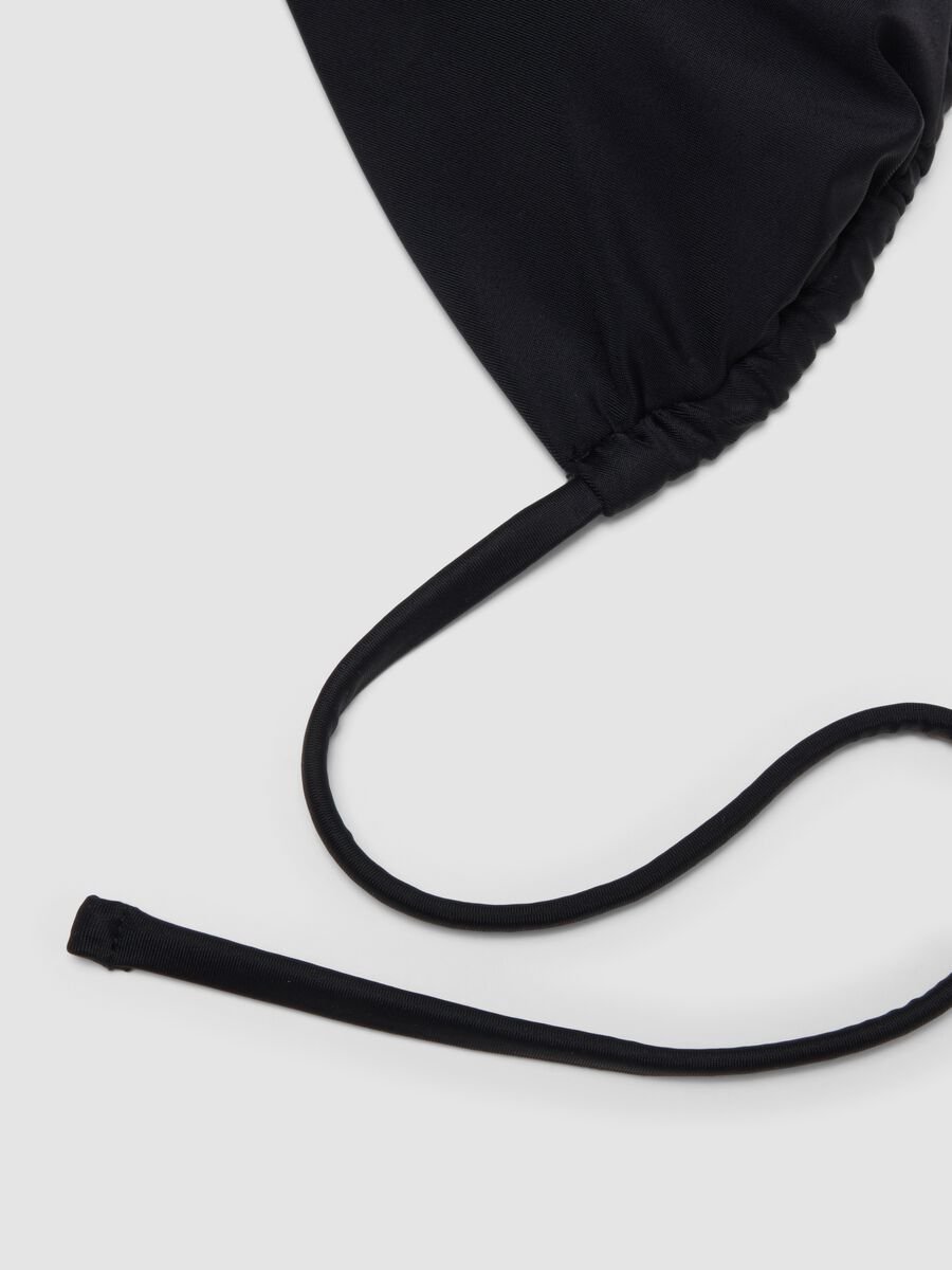 Schwarzes Triangel-Bikinioberteil aus Stretchmaterial_5