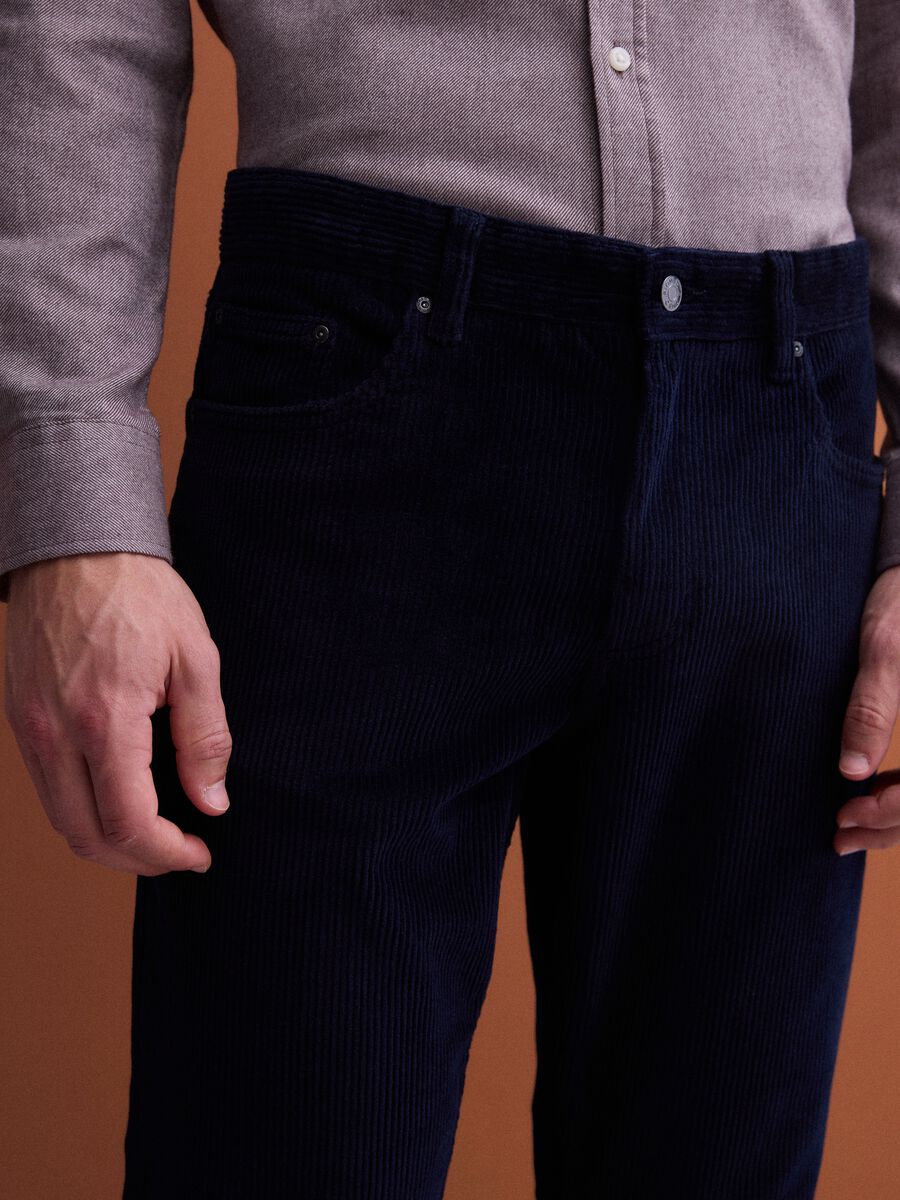 Pantaloni blu notte in cotone elasticizzato a coste regular fit_3