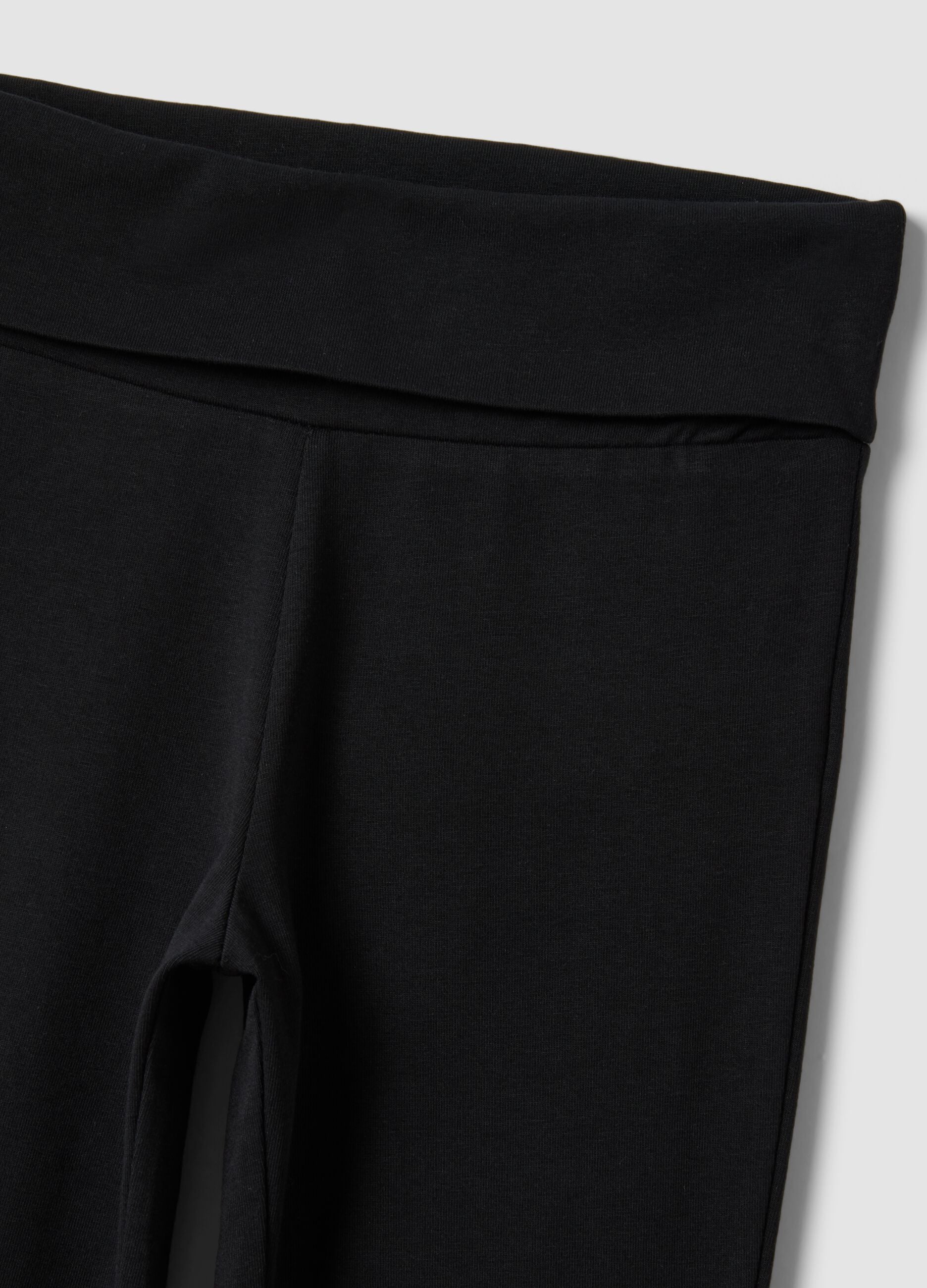 Schwarze ausgestellte Leggings aus elastischer Bio-Baumwolle f&uuml;r M&auml;dchen