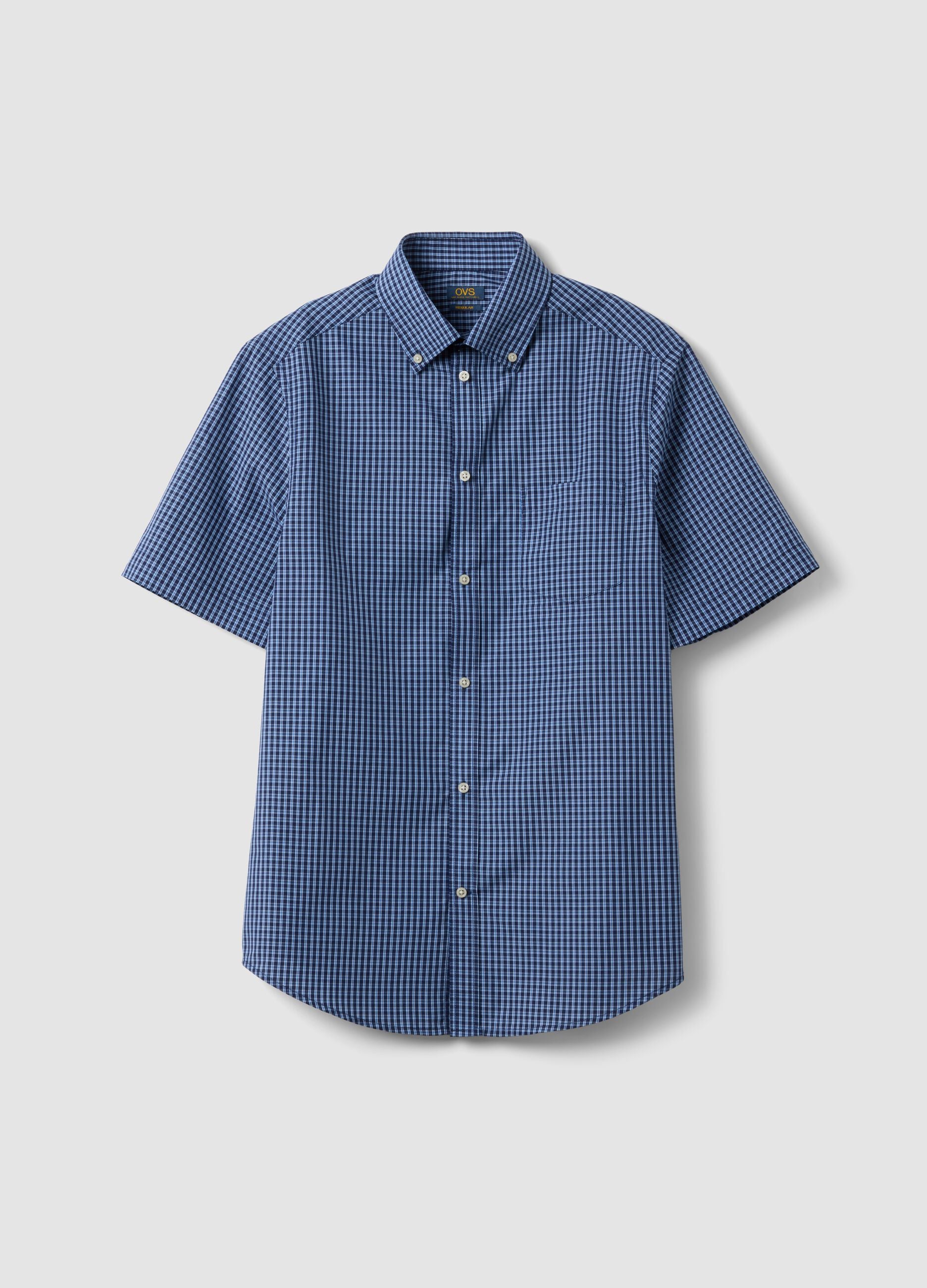 Blue checked short-sleeve shirt