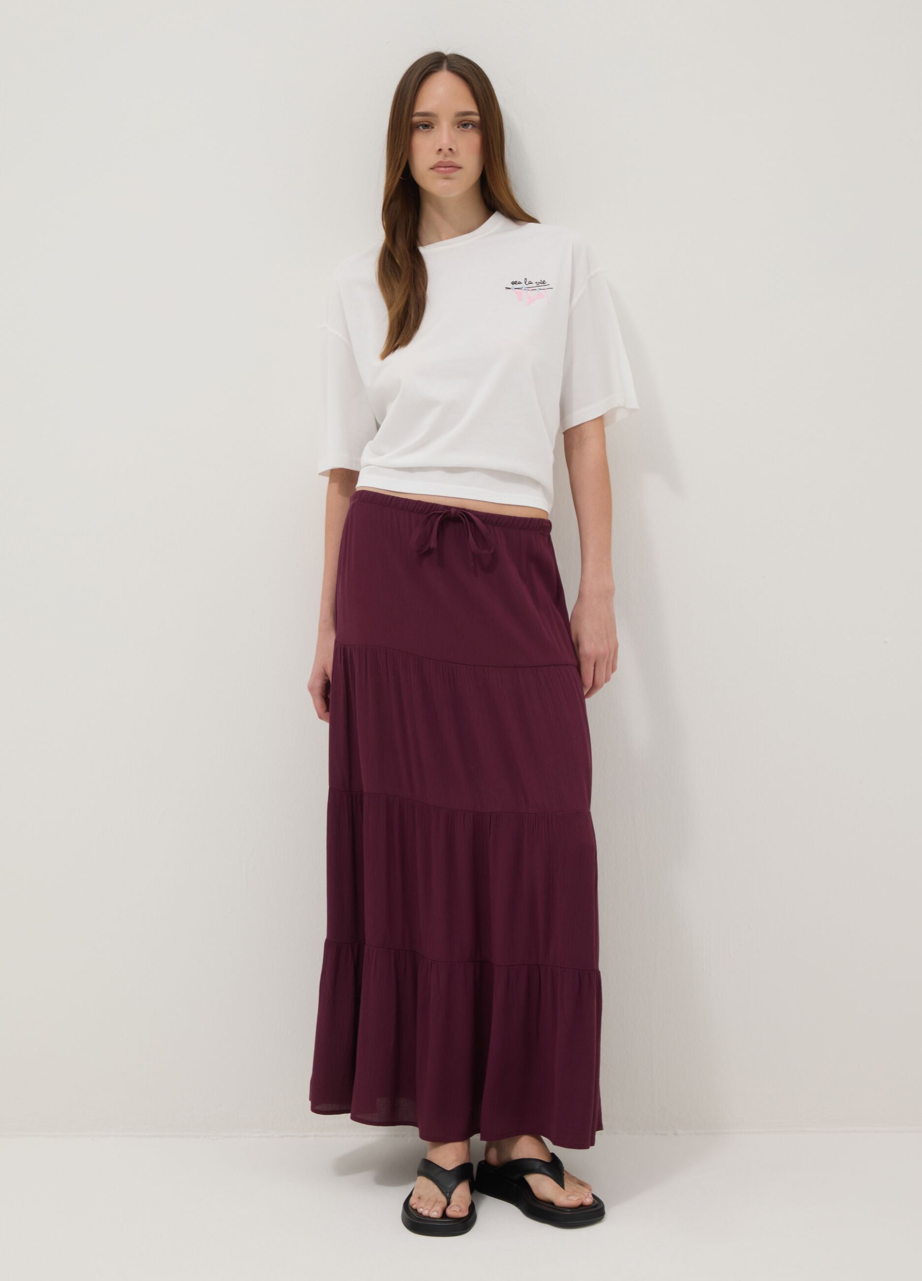 T-shirt bianca in puro cotone con ricamo boxy fit