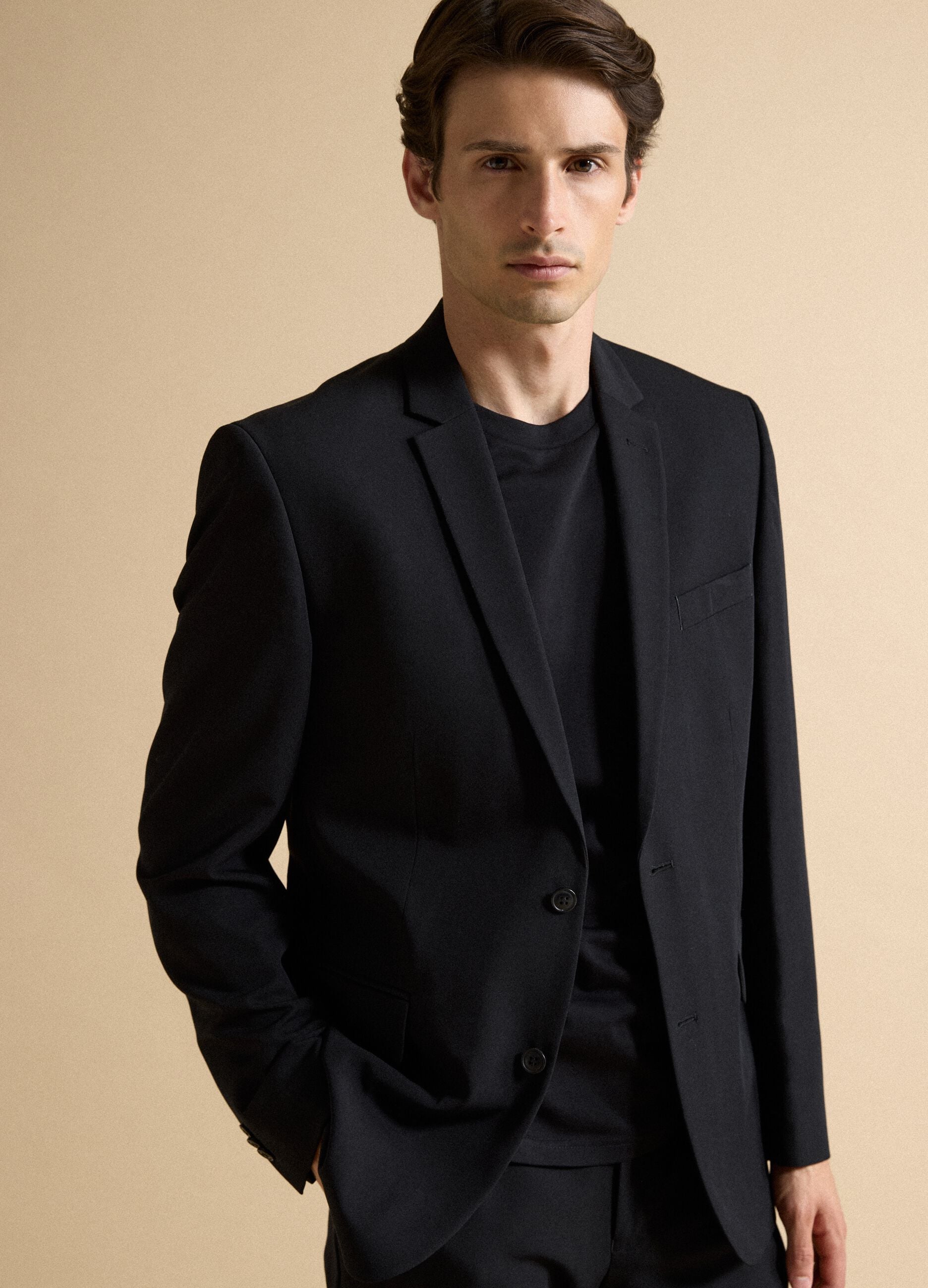 Blazer nero slim fit foderato con rever classici