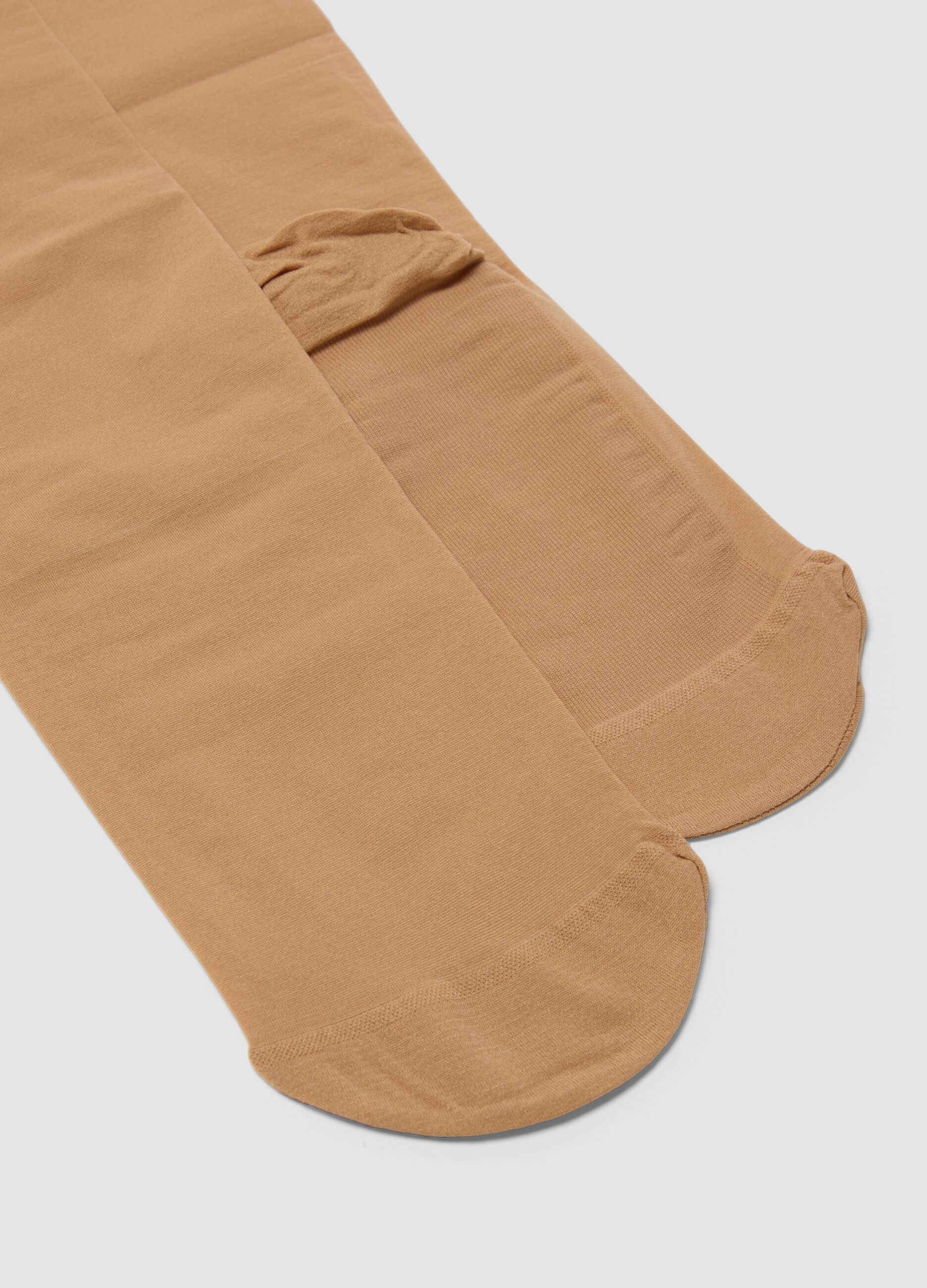 Beige platzsparende Socken aus Stretchgewebe