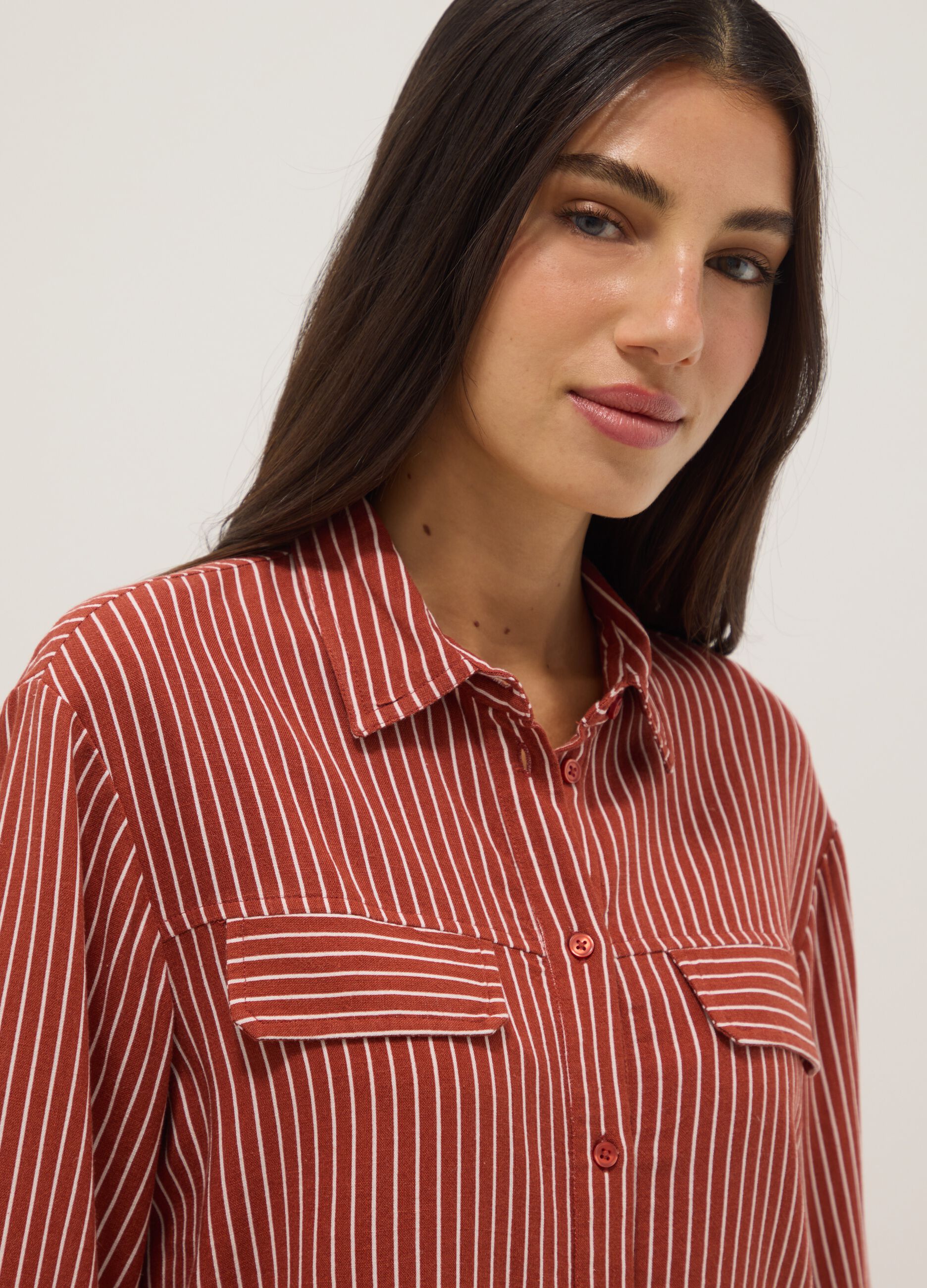 Regular-fit striped shirt in viscose and linen blend, white and red