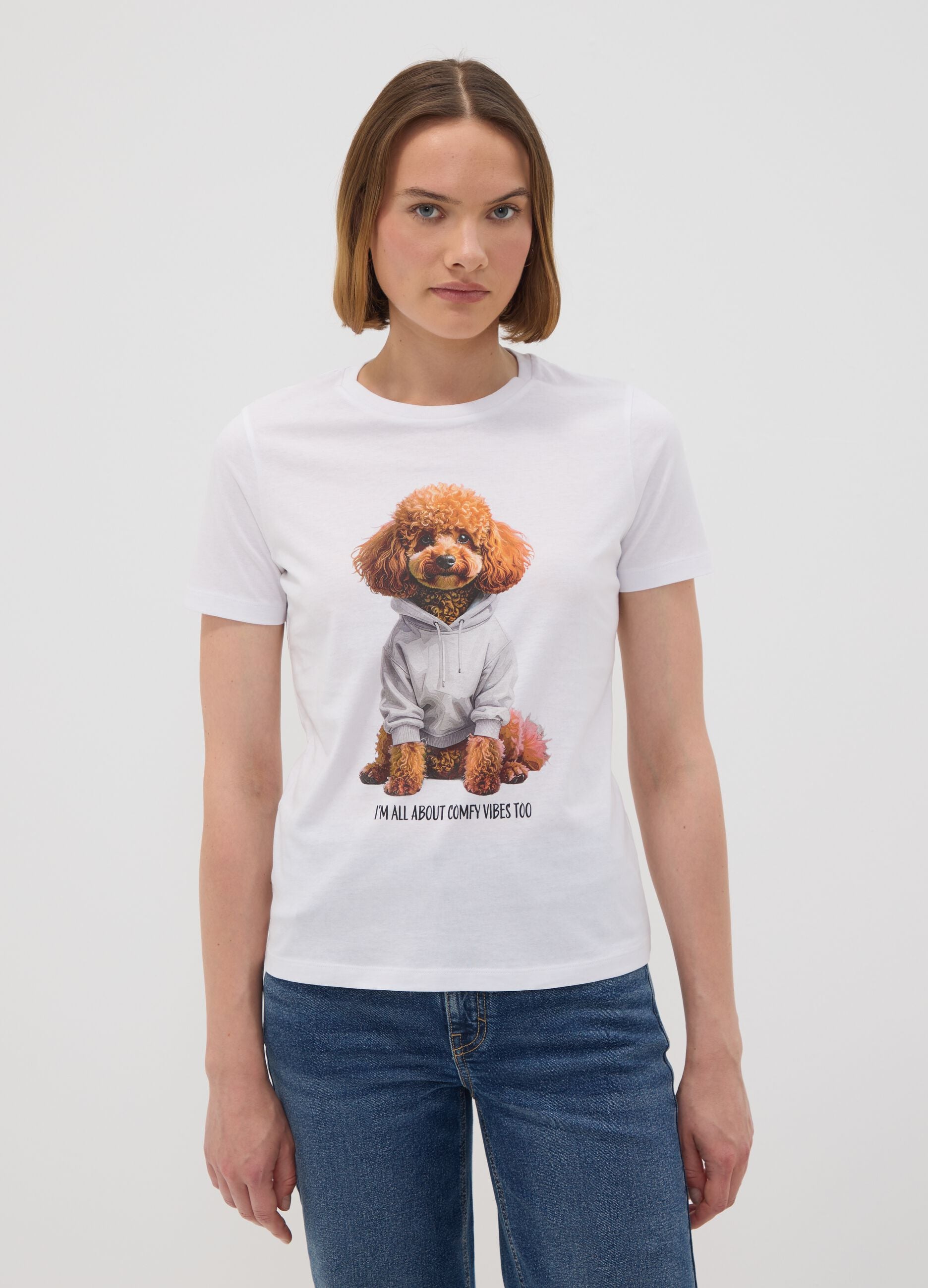 T-shirt branca em jersey de algod&atilde;o puro com estampado de c&atilde;o, corte regular