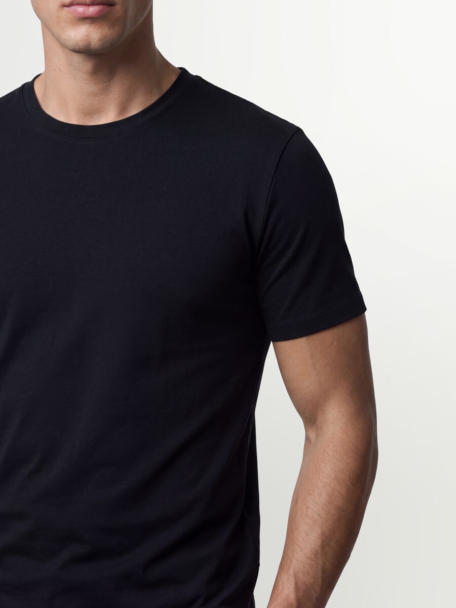 Men&rsquo;s black organic cotton slim-fit short-sleeve T-shirt_2