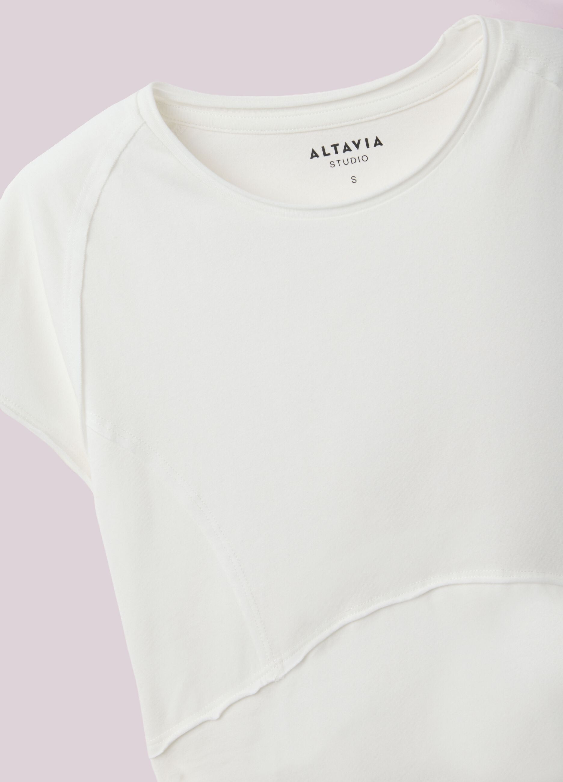 Cropped T-Shirt mit sichtbaren N&auml;hten ALTAVIA STUDIO