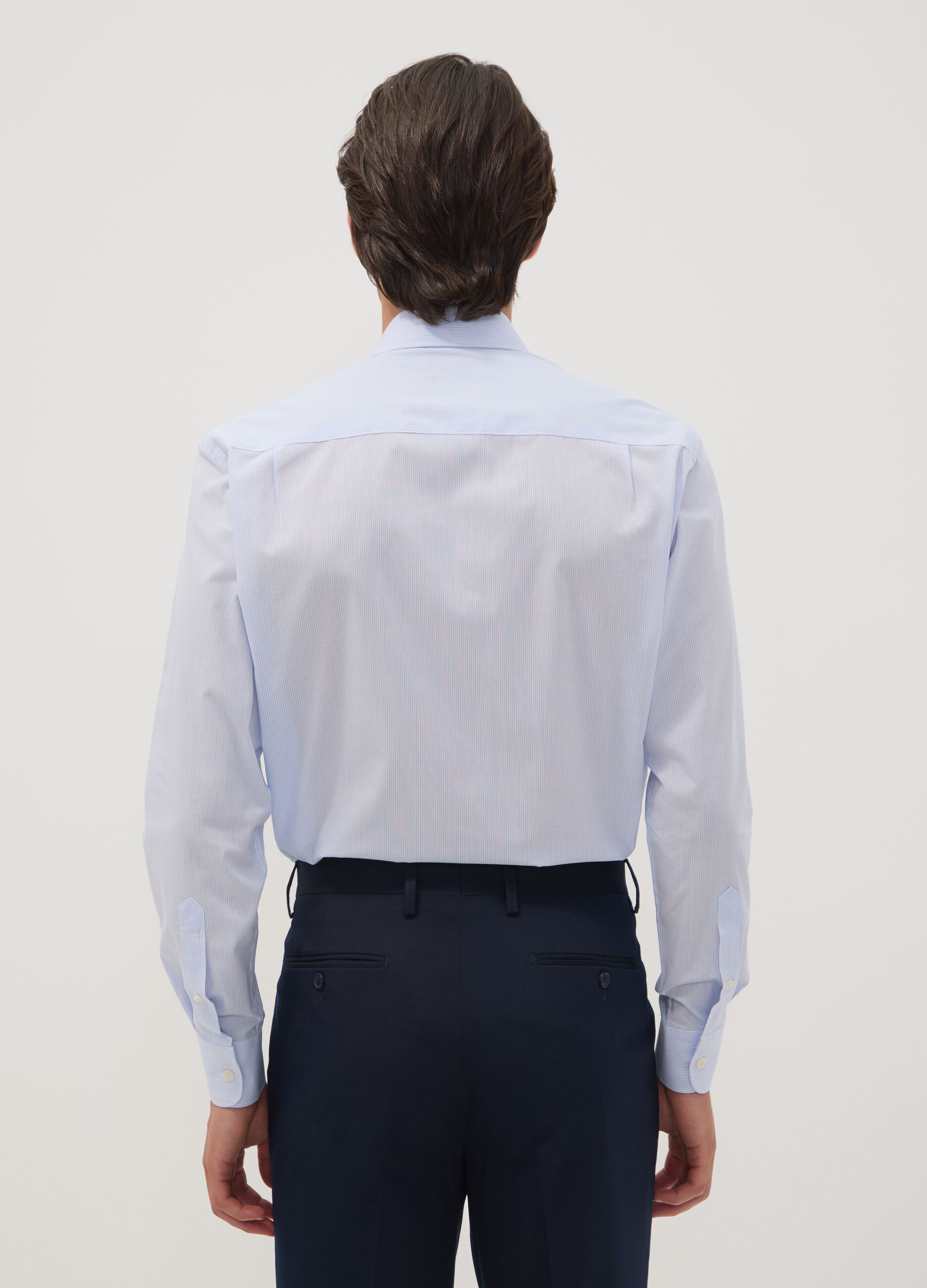Camicia azzurra in misto cotone a righe sottili easy iron regular fit