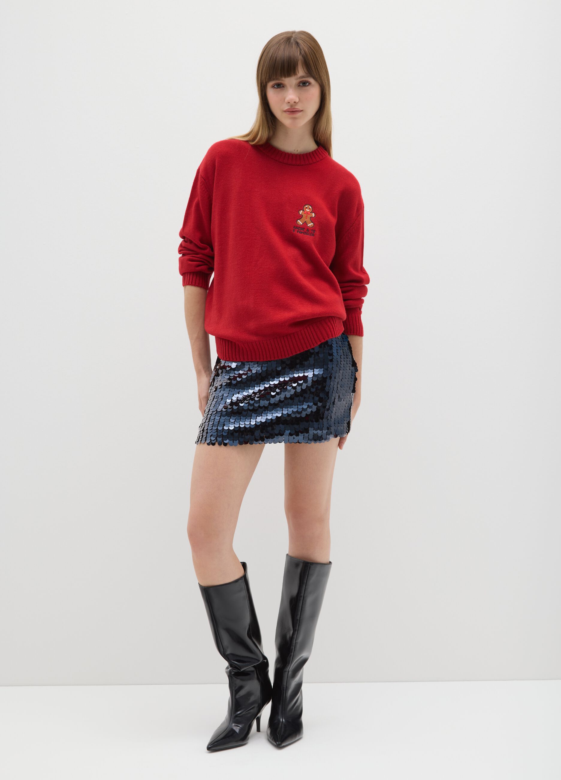 Red oversized crew-neck jumper with Christmas embroidery