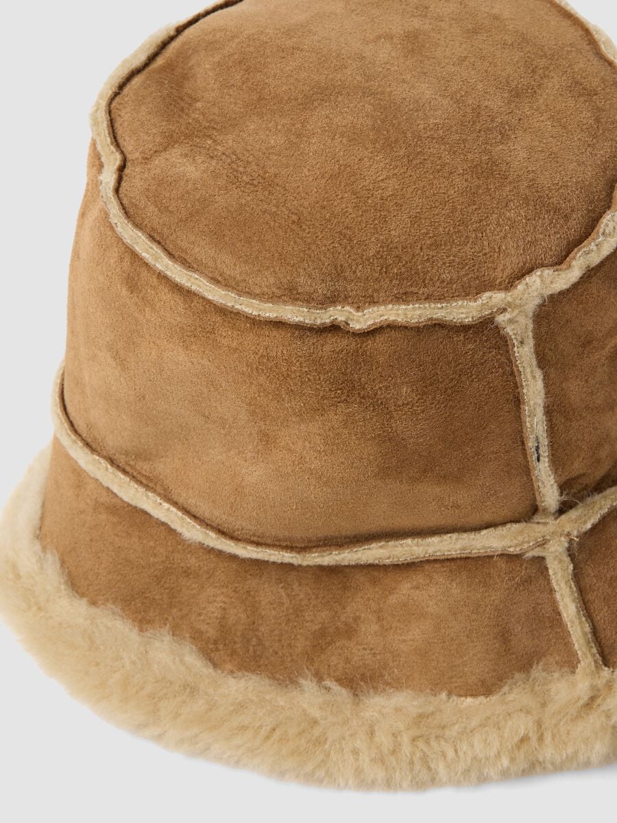 Brown genuine leather hat with shearling-effect trim_1